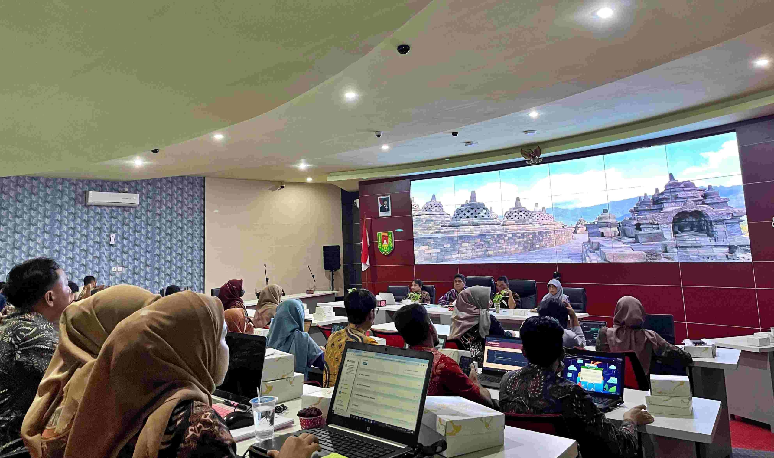 Bimbingan Teknis Operasional Aplikasi Pengaduan Masyarakat LaporBup Magelang