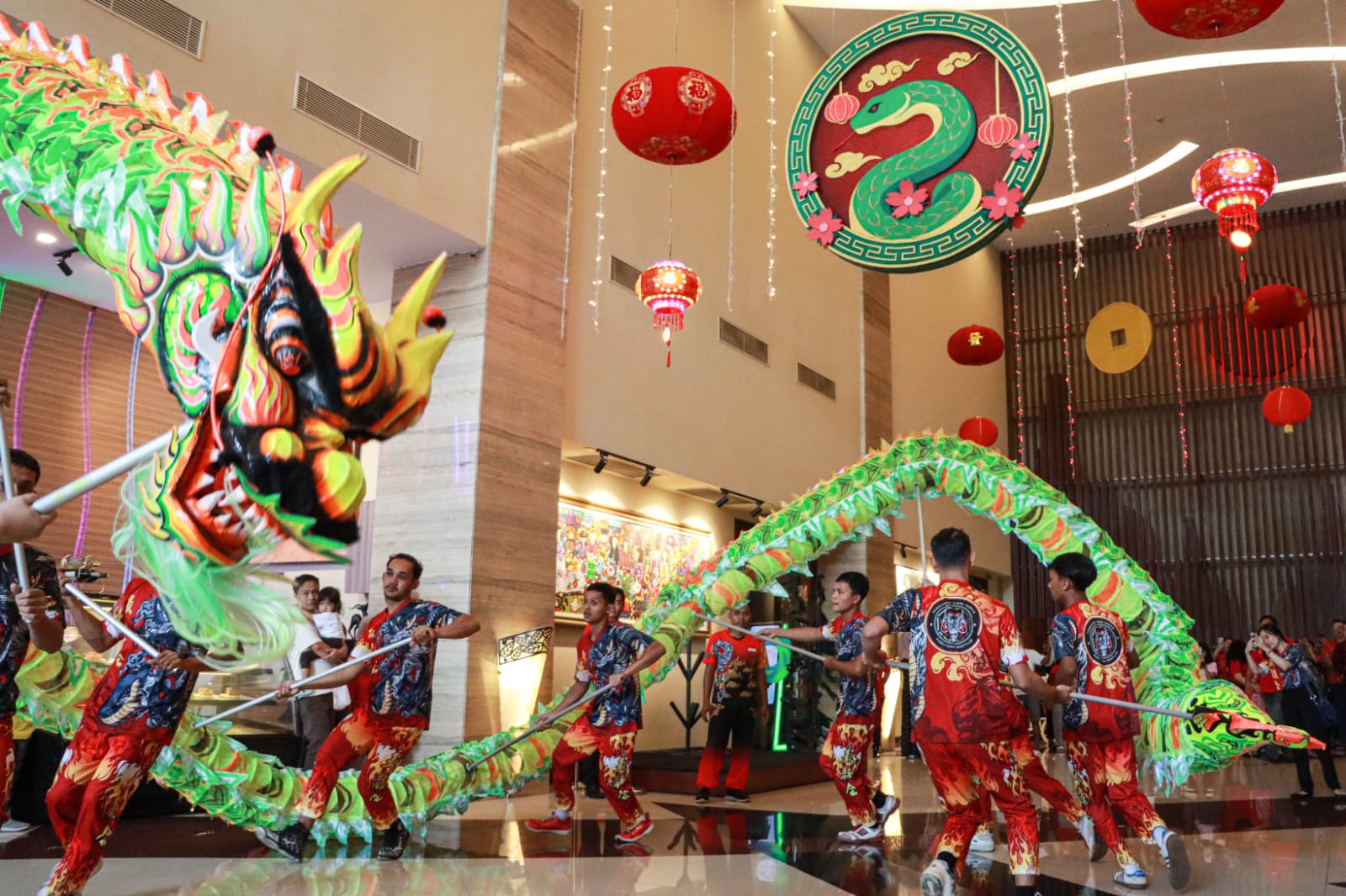 Meriahkan Tahun Baru Imlek 2025, Grand Artos Hotel & Convention Magelang Gelar Pertunjukan Barongsai