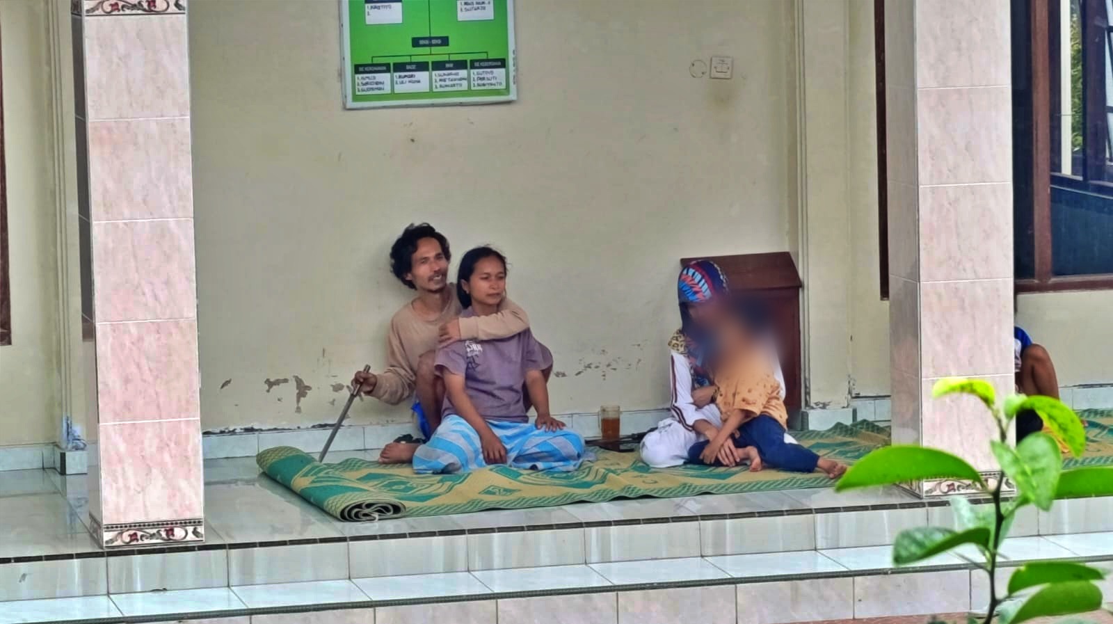seorang pria membawa sajam menyandera 5 orang di Polengan Srumbung Magelang