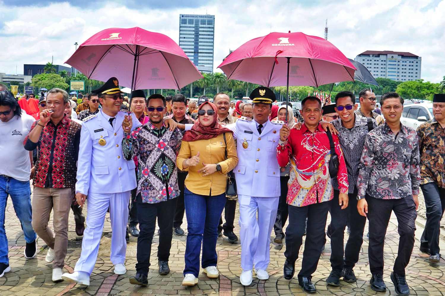 Bupati Magelang Grengseng Pamuji bersama Wakil Bupati Magelang Sahid usai melaksanakan Pelantikan di Istana Kepresidenan