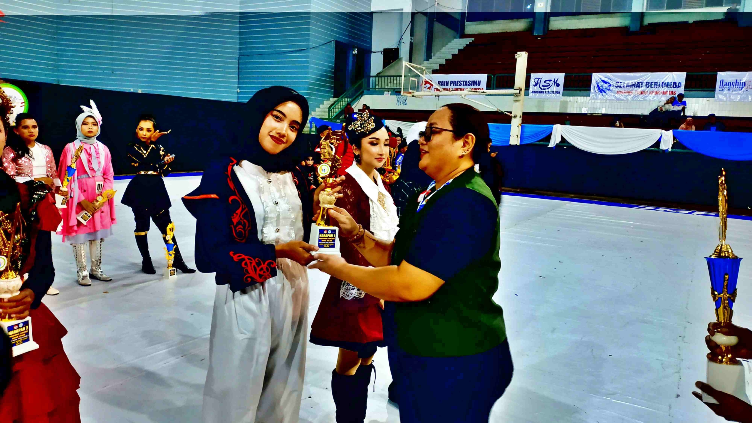 Mayoret Drumband SMK Muhammadiyah 1 Borobudur, Rahma Zahira Shofa raih penghargaan