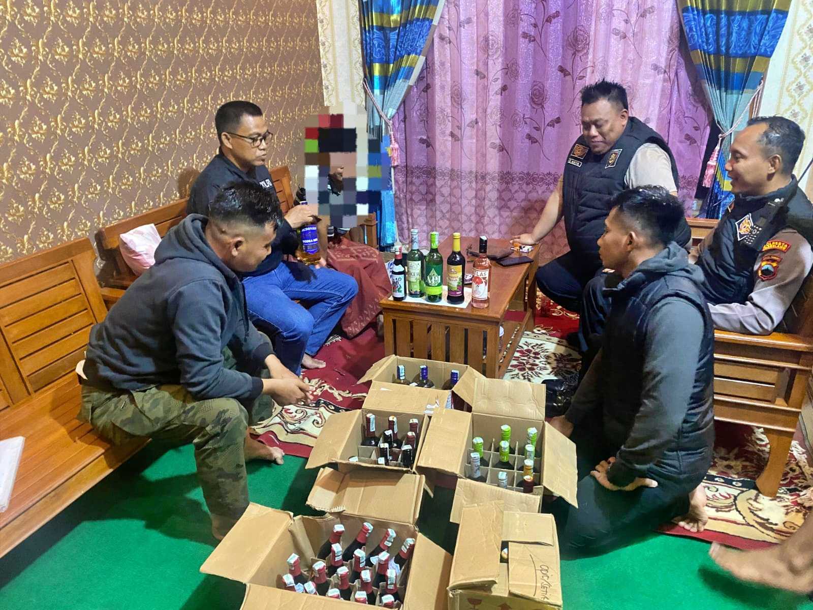 Sat Samapta Polresta Magelang Patroli KRYD di Penjual Miras Ilegal di Lereng Sumbing Magelang