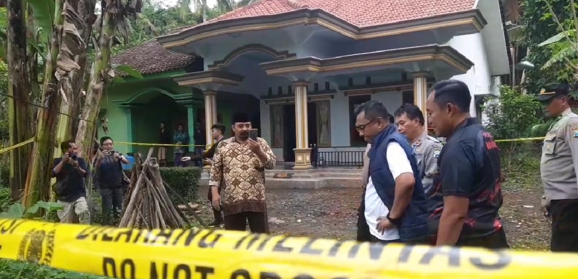 TKP duel dua kakek carok di lumajang