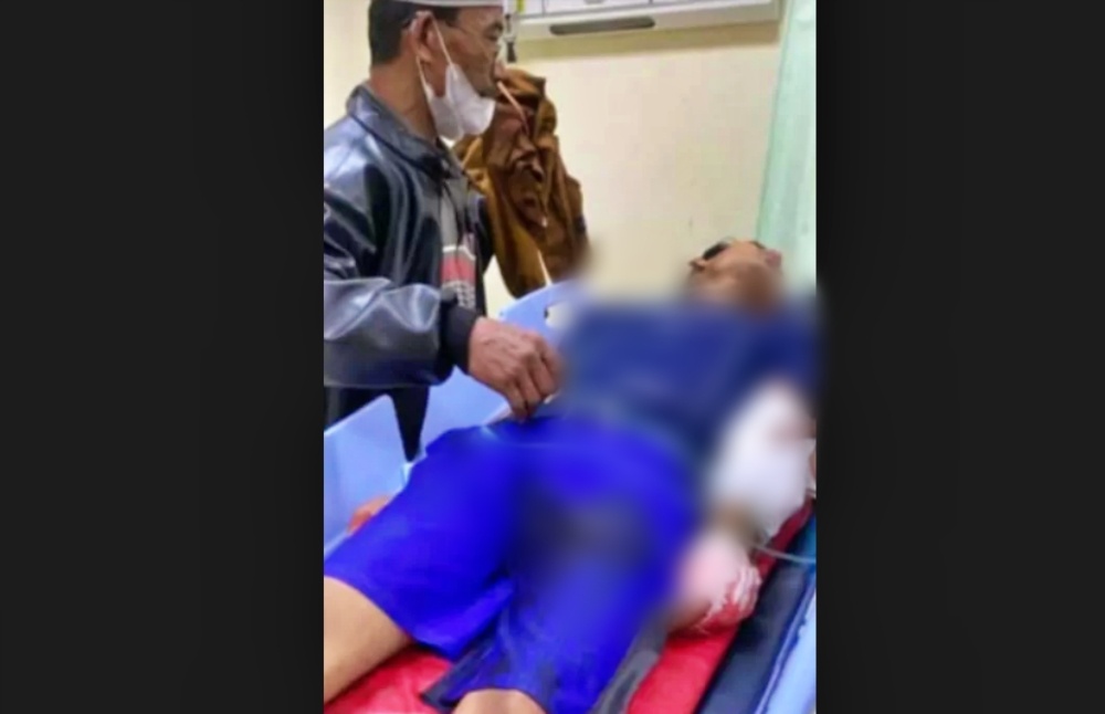 tergeletak lemas, pemuda ini dibacok OTK