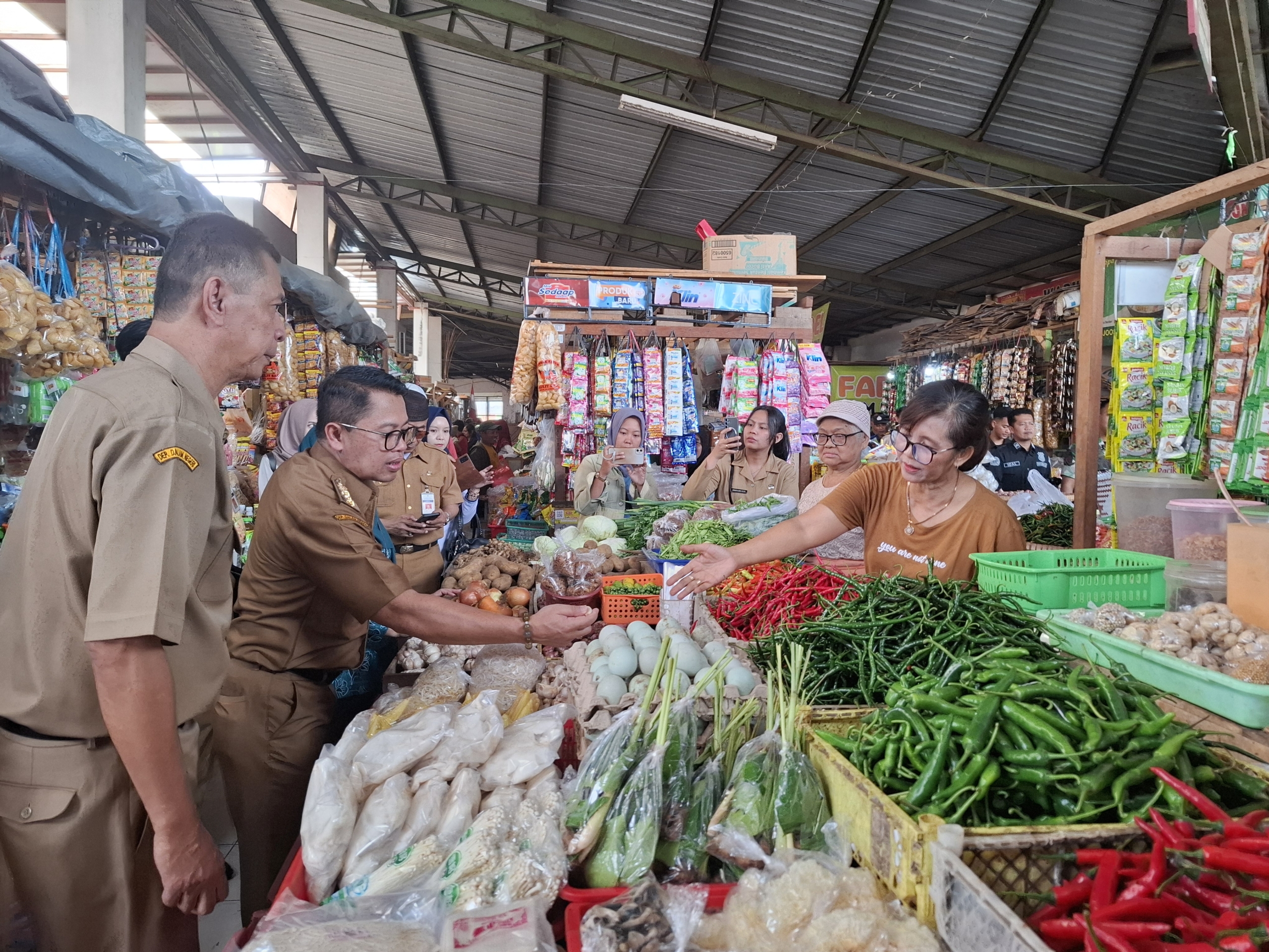 Bantu Ekonomi Lokal, Pemkot Magelang Gagas Gerakan ASN Ngelarasi Pasar Rakyat