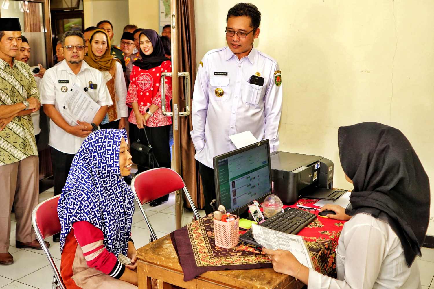 Bupati Magelang Grengseng Pamudji saat mengecek inovasi Sahabat Anyar Gres