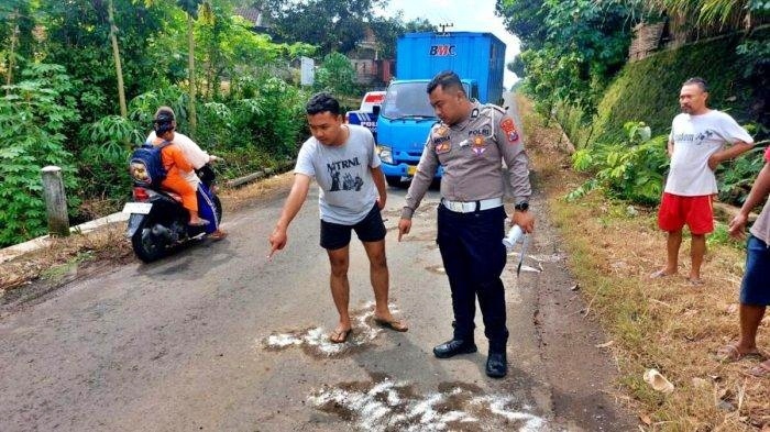 Polisi sedang olah TKP kecelakaan maut