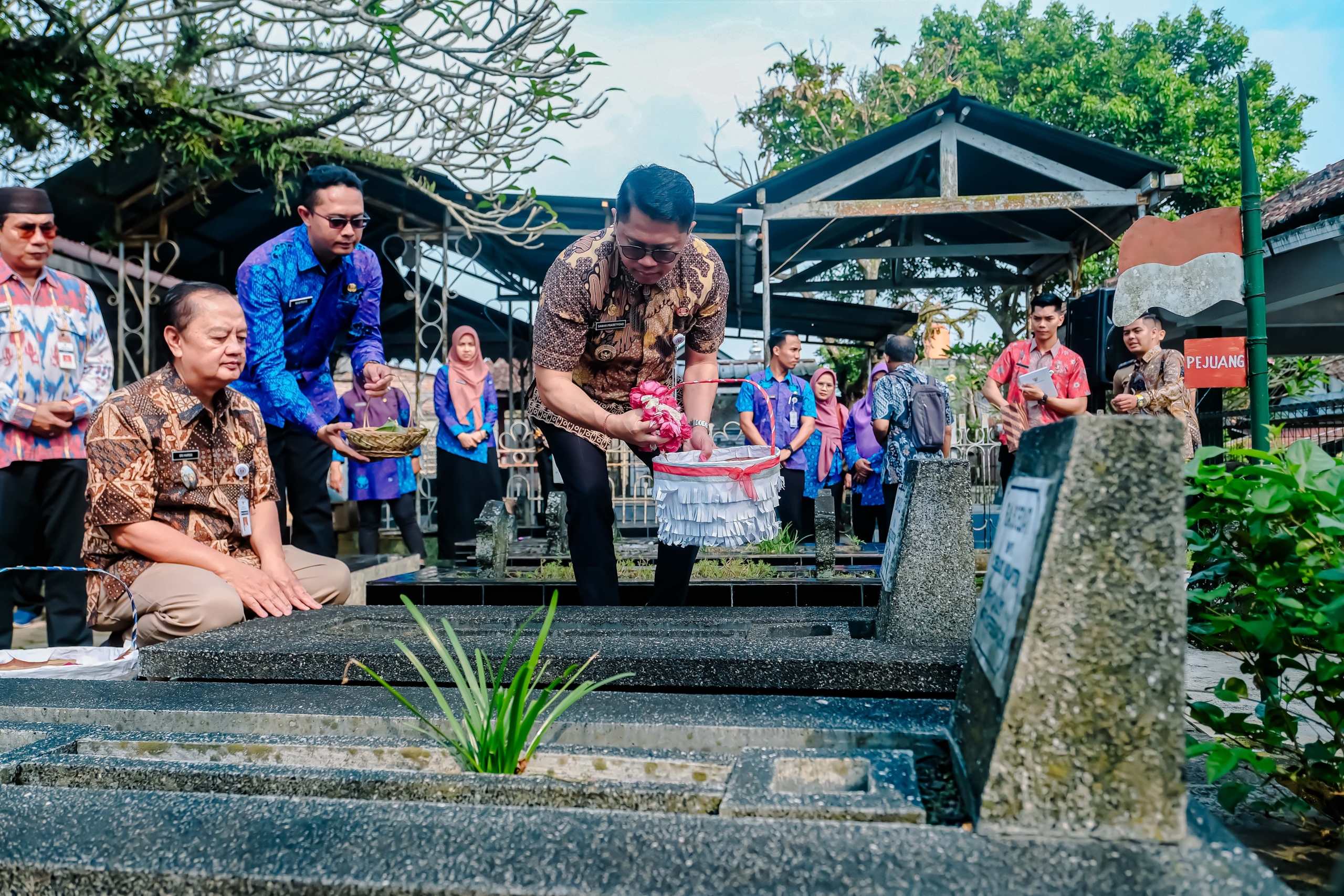 Wali Kota Magelang Ziarah ke Makam Pemimpin Terdahulu