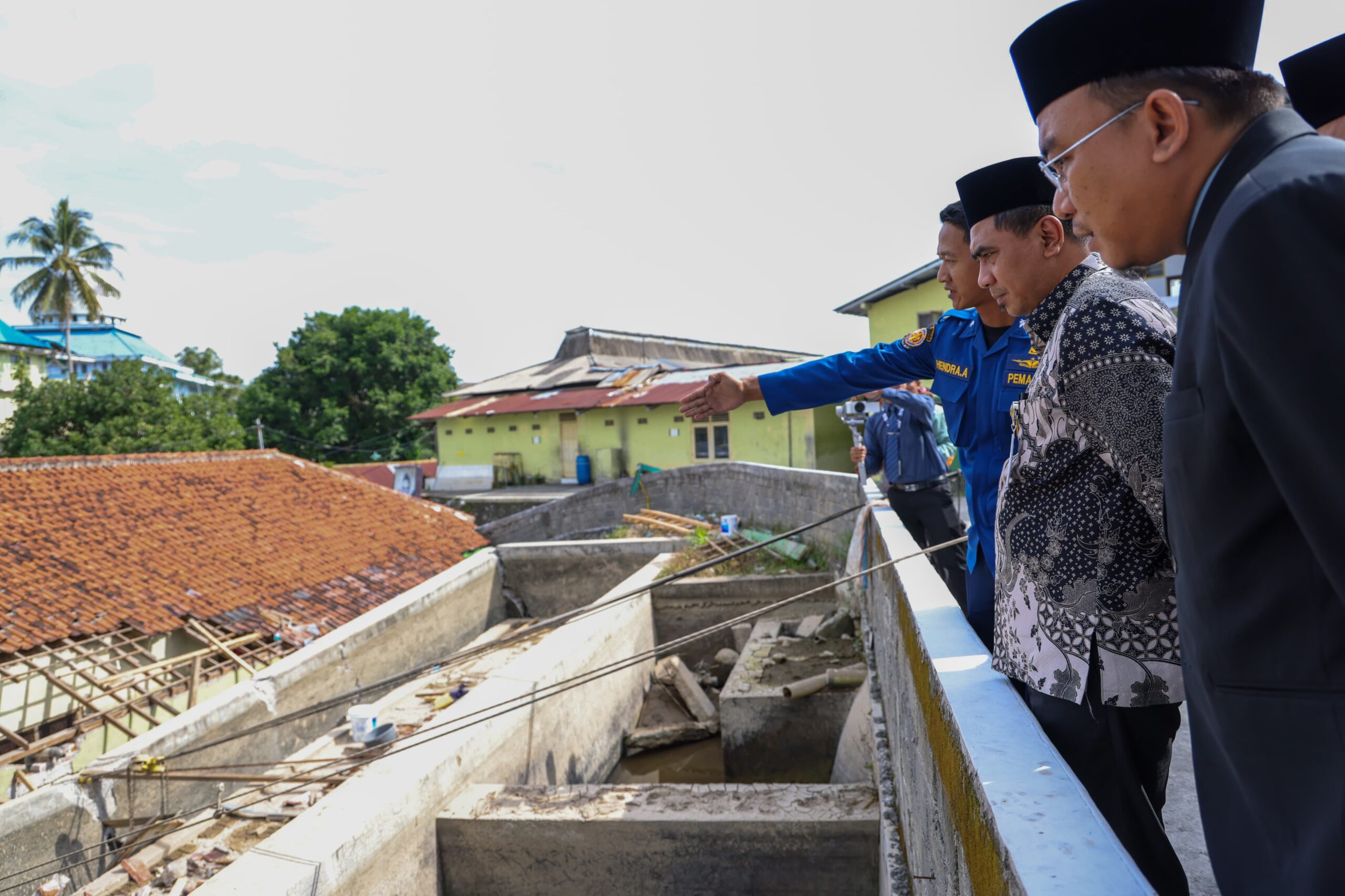 Tinjau Ponpes Gontor Magelang, Taj Yasin Salurkan Santunan Kematian dan Bantuan Perbaikan Bangunan