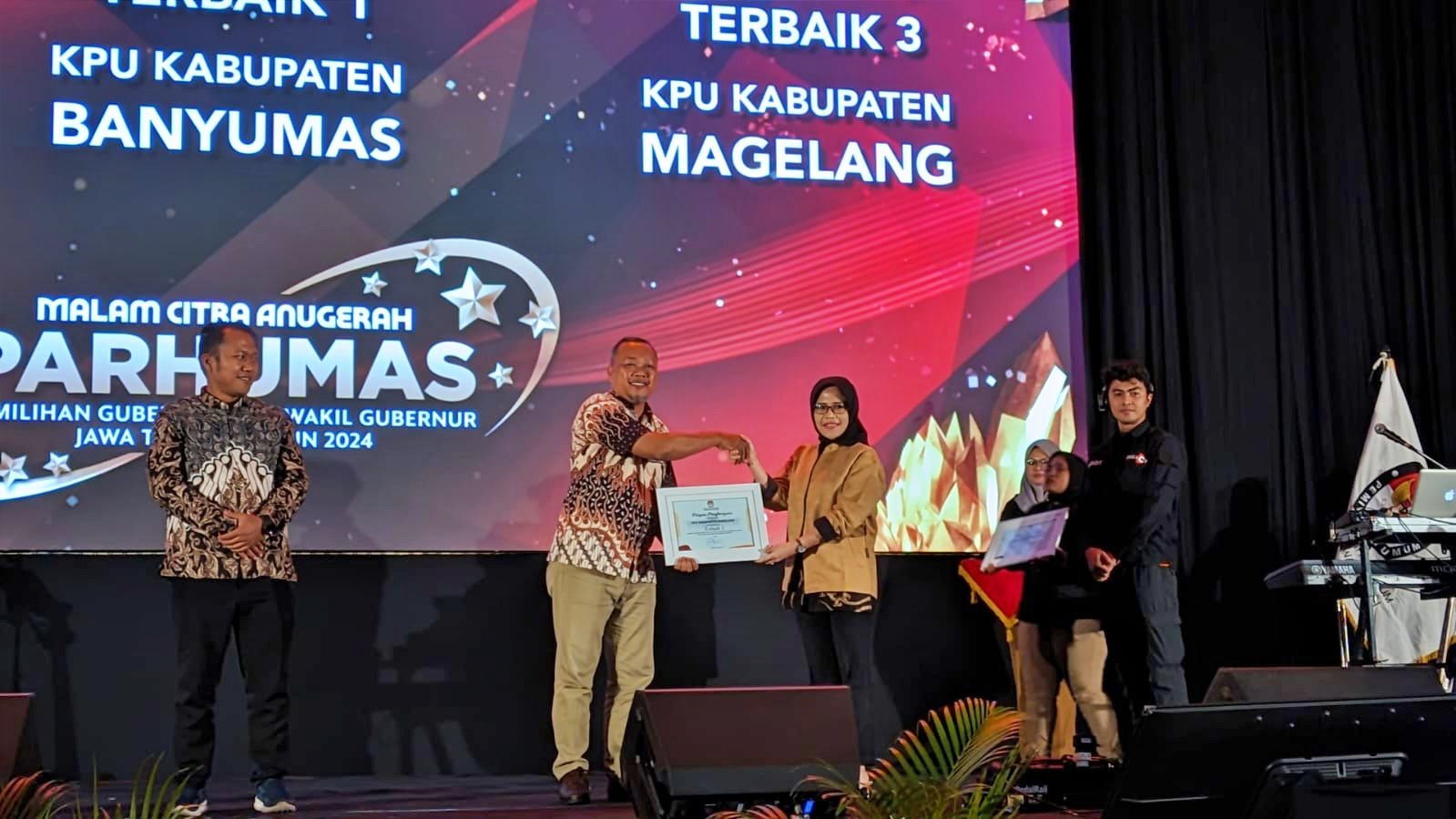 KPU Kabupaten Magelang raih penghargaan