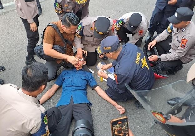 Aksi Anarkis Saat Demo May Day di Semarang Lukai Sejumlah orang dan petugas