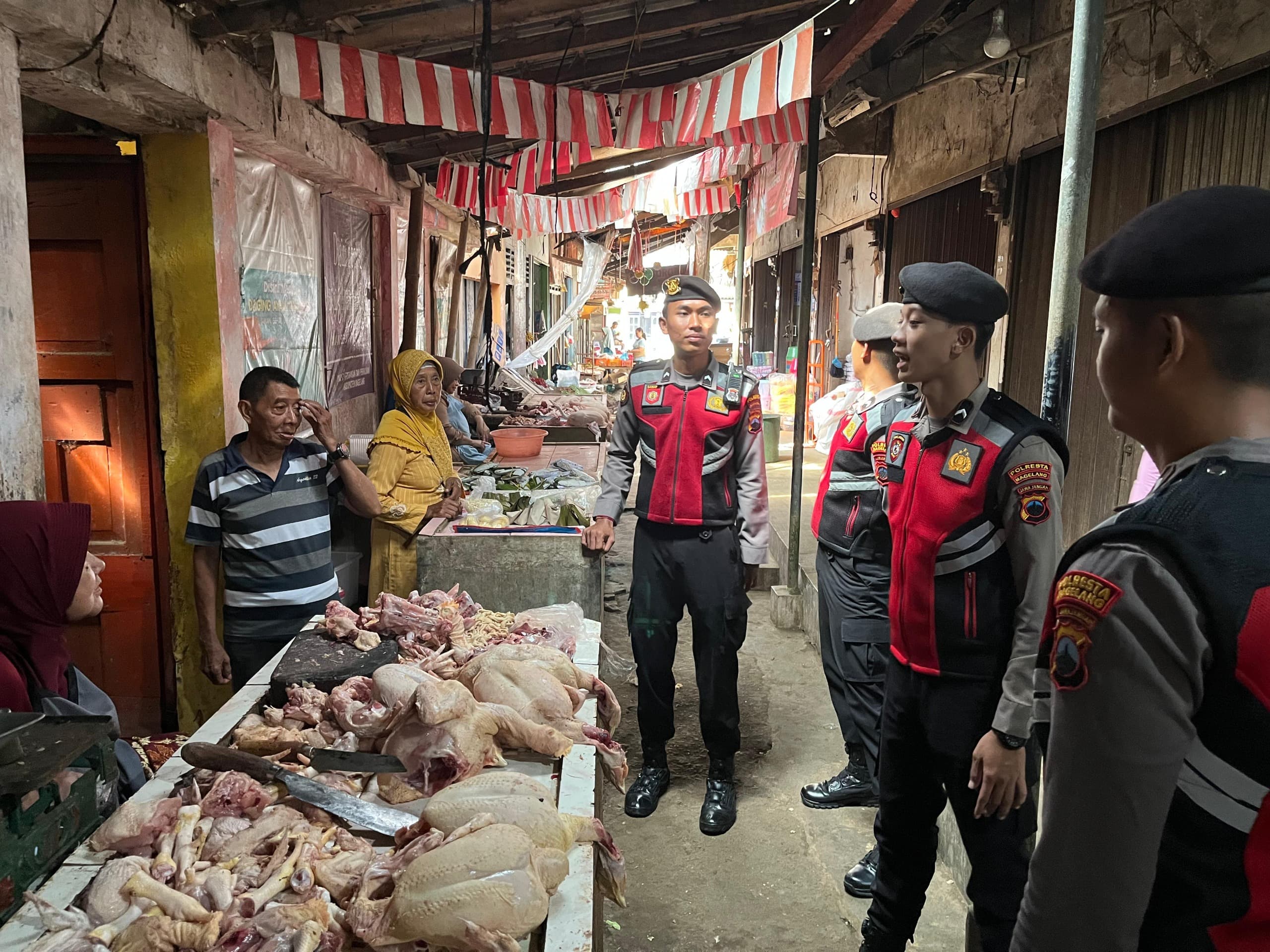 Patroli Preventif di Pasar dan Kawasan Kuliner Cegah Premanisme dan Parkir Liar Oleh Polresta Magelang