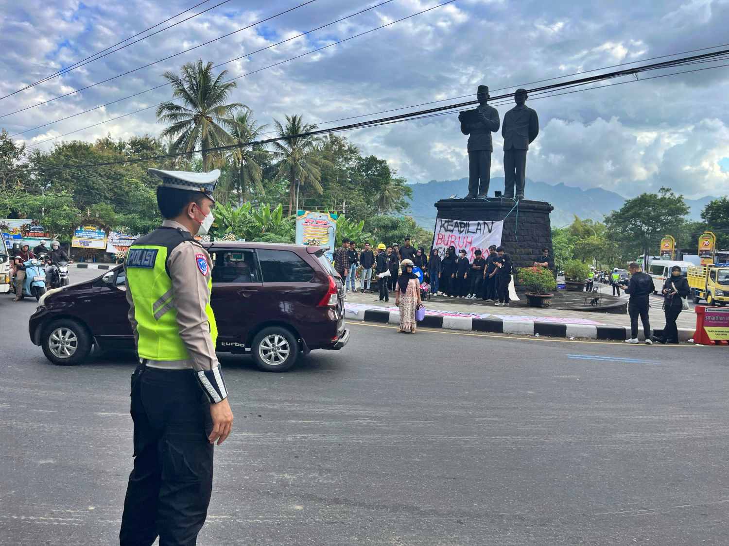 Jajaran Polresta Magelang turunkan personil pengamanan aksi damai peringatan hari buruh 2025