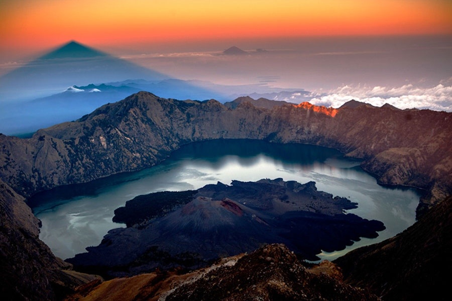 52 Pendaki Gunung Rinjani Masuk Daftar Hitam karena Buang Sampah Sembarangan