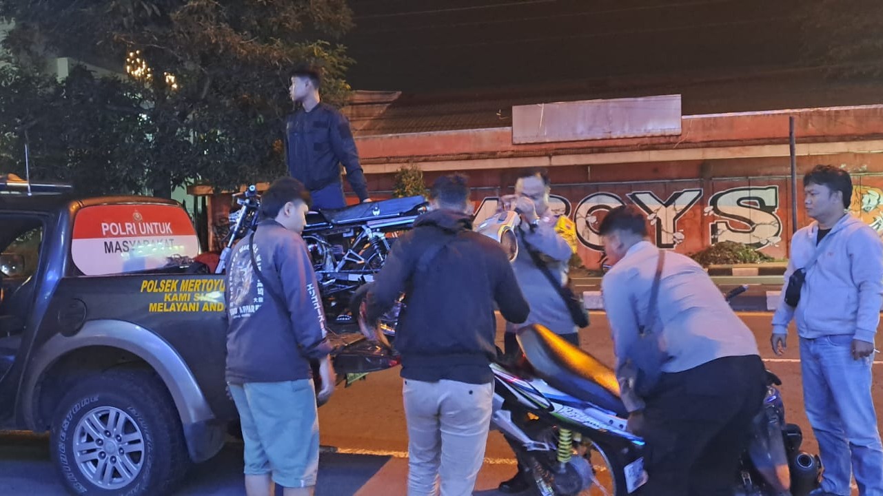 Petugas Kepolisian Polsek Mertoyudan Magelang amankan sepeda motor yang digunakan untuk balap liar
