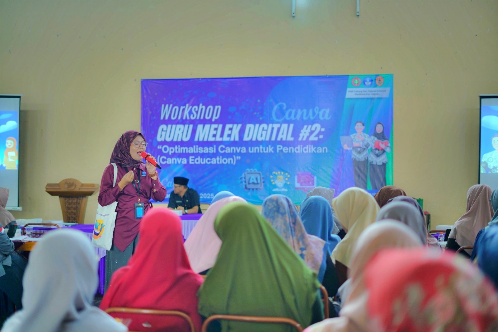 135 Guru Kajoran Dapat Pelatihan Digital Canva