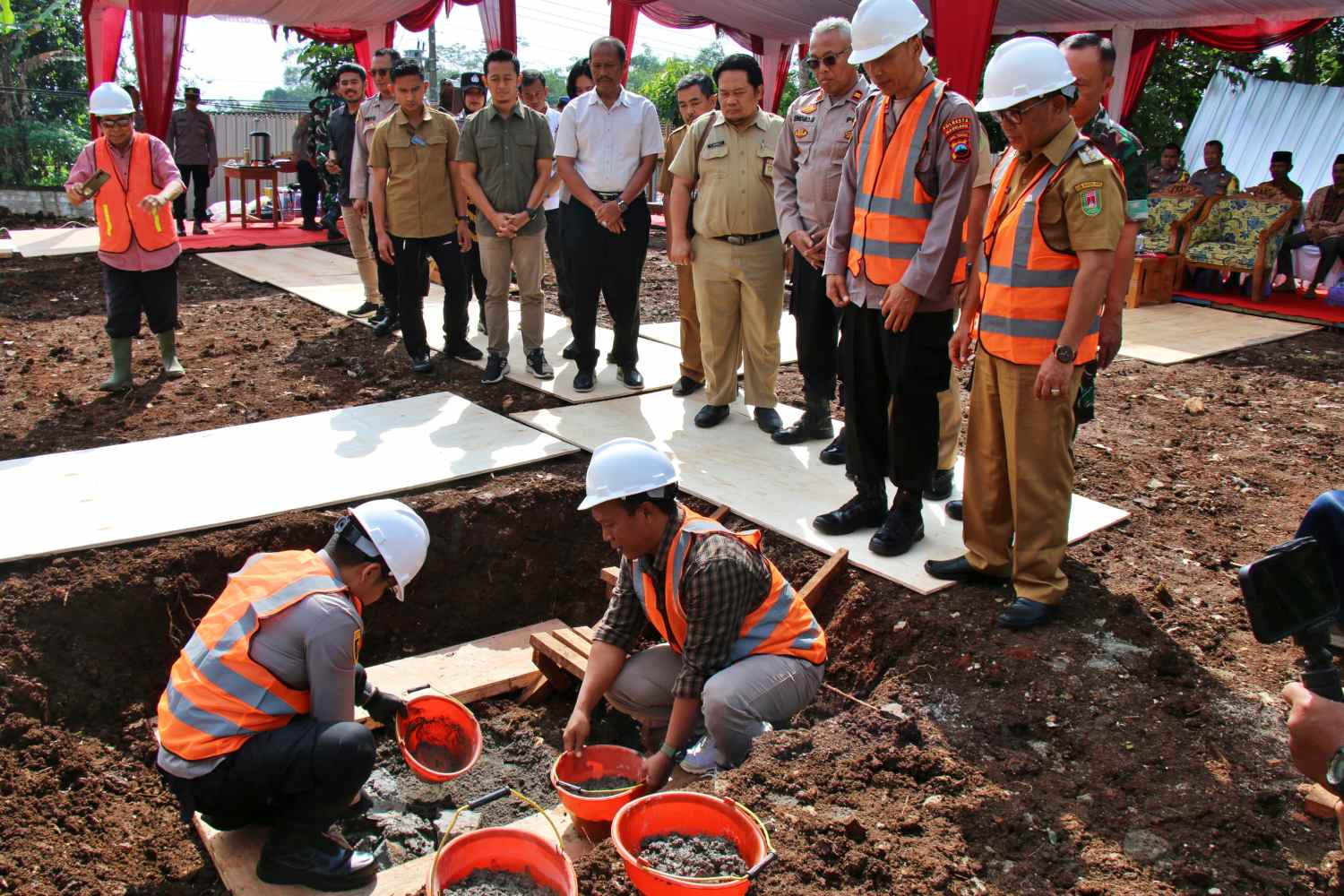 Kapolresta Magelang Letakkan Batu Pertama Pembangunan Mako Polsek Windusari TA 2025