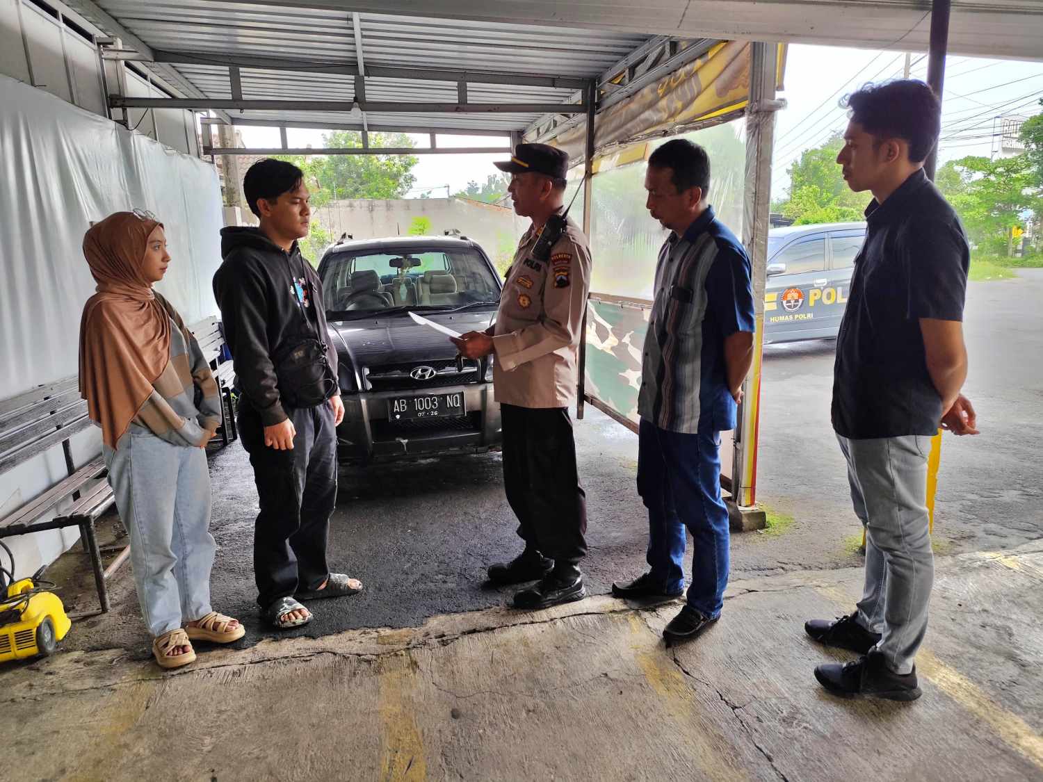 Mobil barang bukti penemuan dua jenazah di Salam Magelang diserahkan ke pihak keluarga oleh Kepolisian