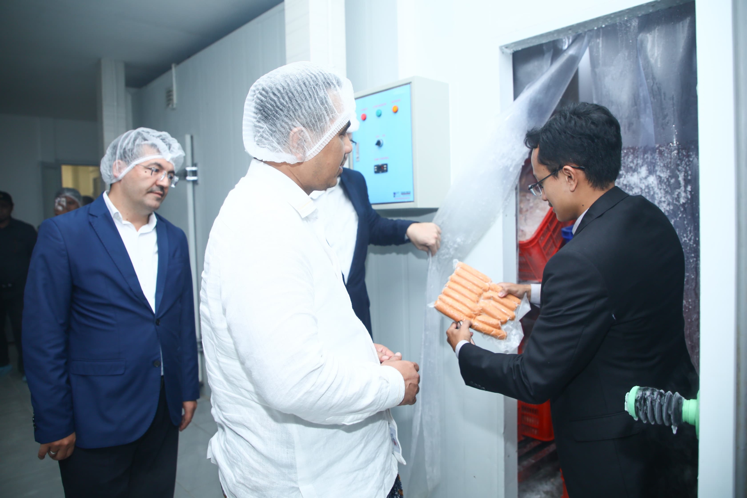 Pastikan Proses Produksi Halal, Wagub Jateng Tinjau Pabrik Toros Farm