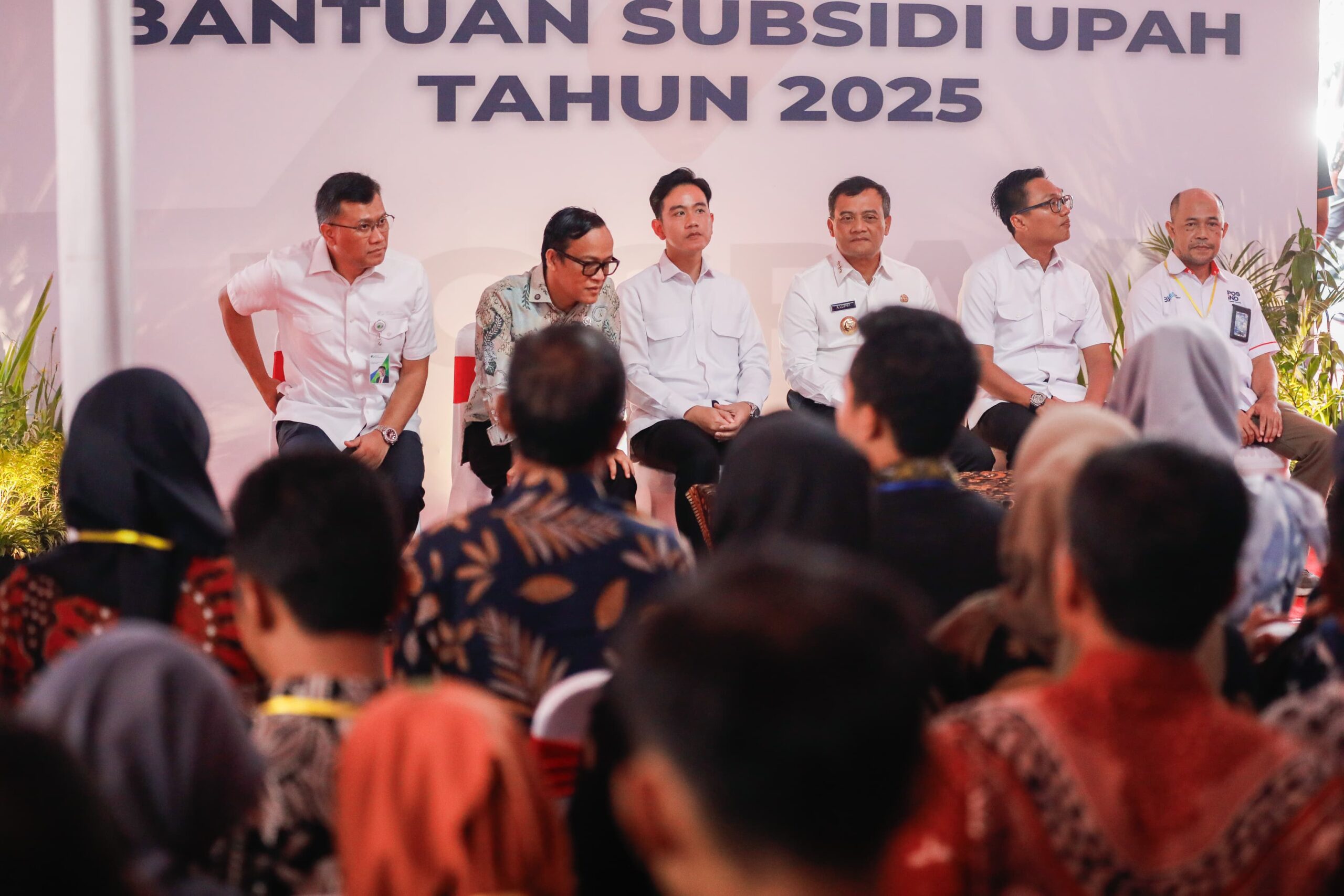 436.986 Pekerja Jawa Tengah Sudah Terima Bantuan Subsidi Upah, Ahmad Luthfi Minta untuk Kesejahteraan