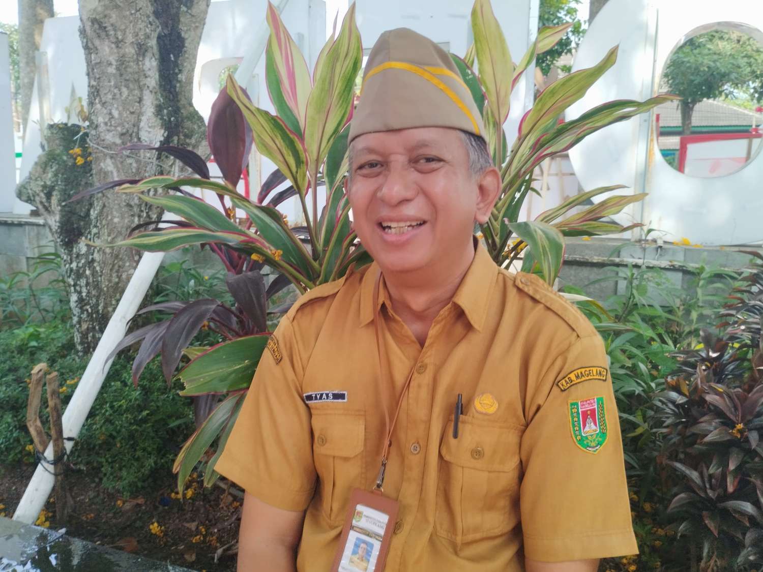 Kepala Bidang Perdagangan Dinas Perdagangan, Koperasi, dan UKM (Disdagkop UKM) Kabupaten Magelang, Pantjaraningtyas Putranto saat diwawancarai awak media soal roadmap penataan pasar tradisional