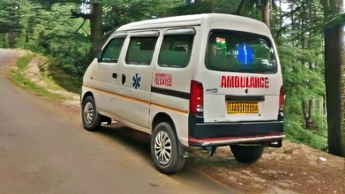 Ambulans yang membawa jenazah kakek yang hidup lagi. Foto Doc. NDTV.