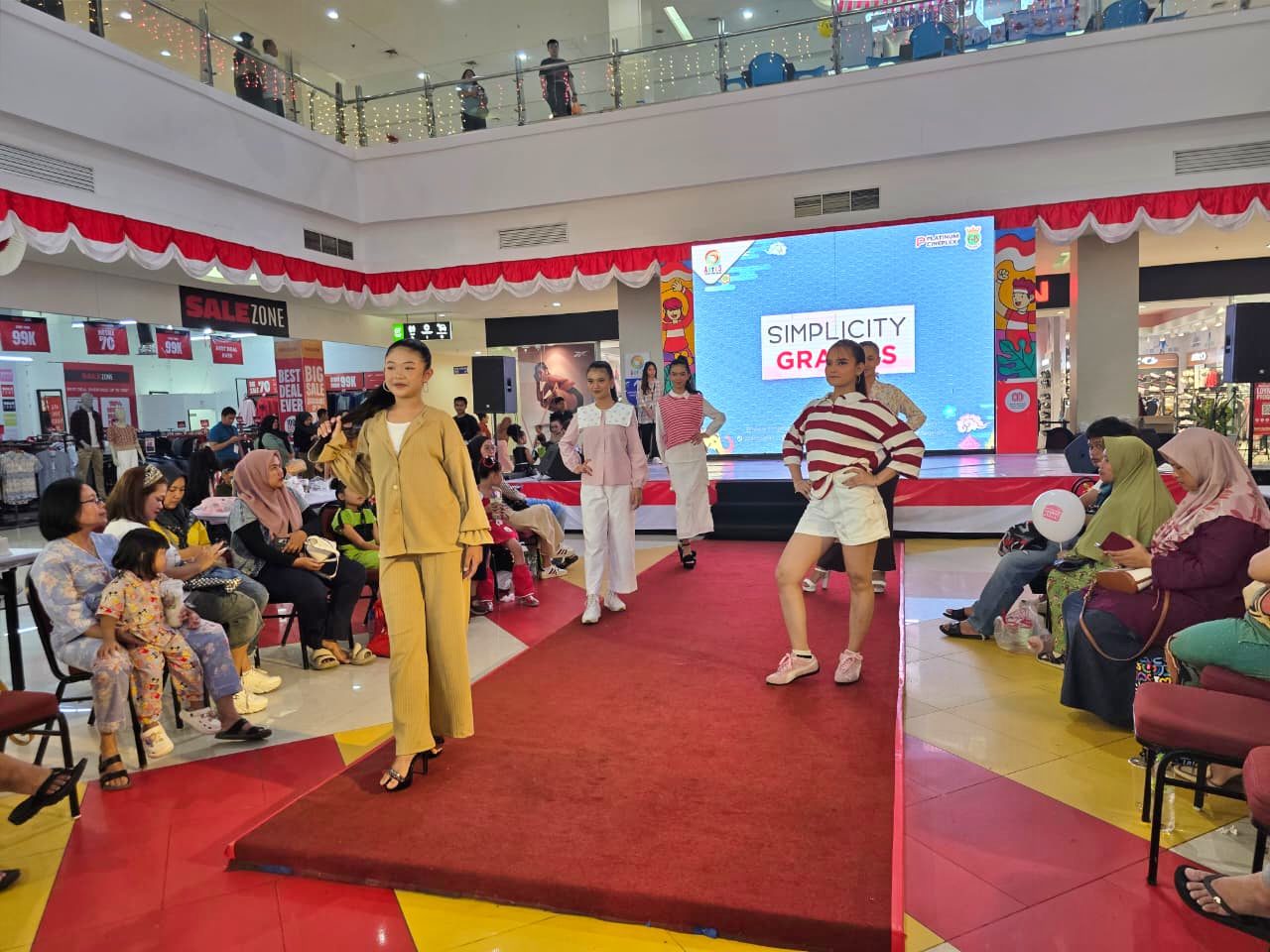 Glorious Fashion Show Artos Mall, Panggung Desainer Lokal Meriahkan Asian Culinary Fest Magelang