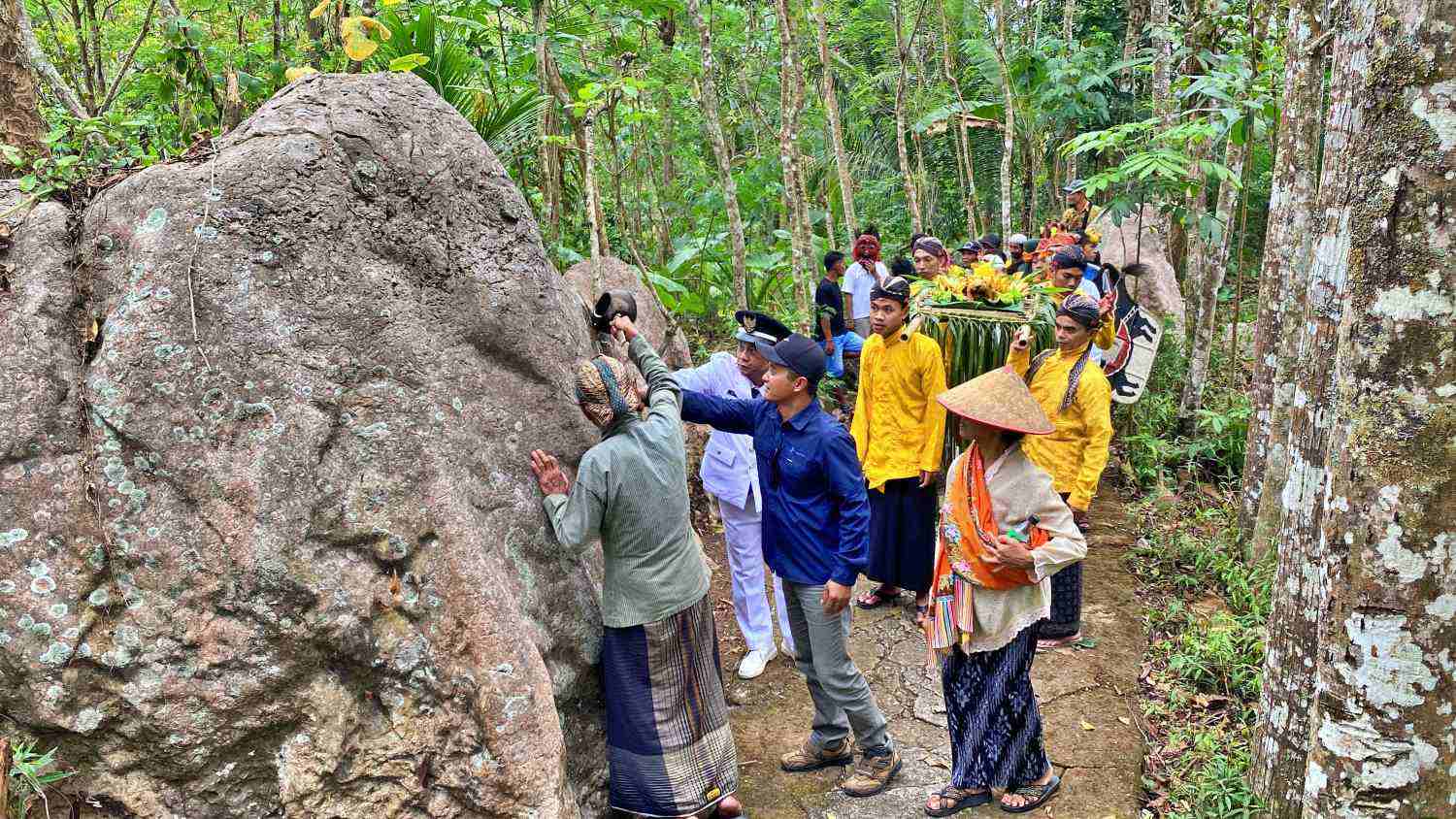 HUT RI ke-80, Warga Ngargoretno Magelang Adakan Kirab Budaya dan Konservasi Lingkungan