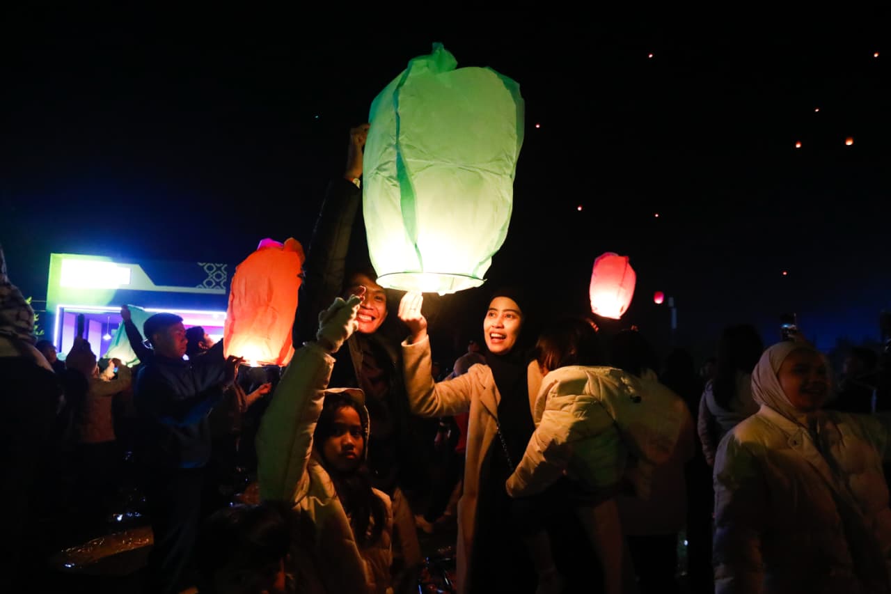 Simphony Dieng Culture Festival 2025 Berlangsung Meriah, Ribuan Lampion Hiasi Dinginnya Langit Dieng