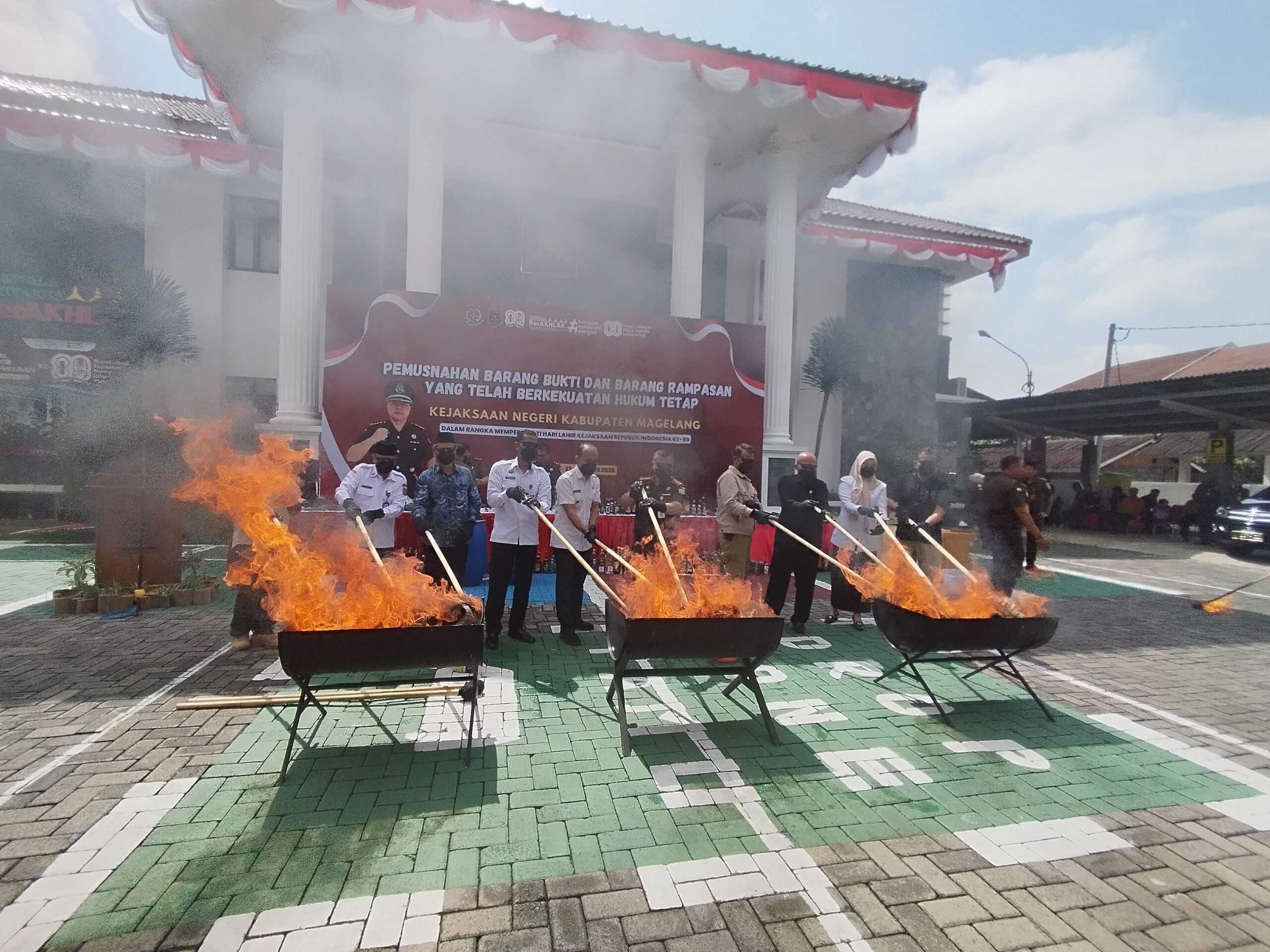 Kejari Kabupaten Magelang Musnahkan Ribuan Pil Y dan Sabu, Total 64 Perkara Tuntas!