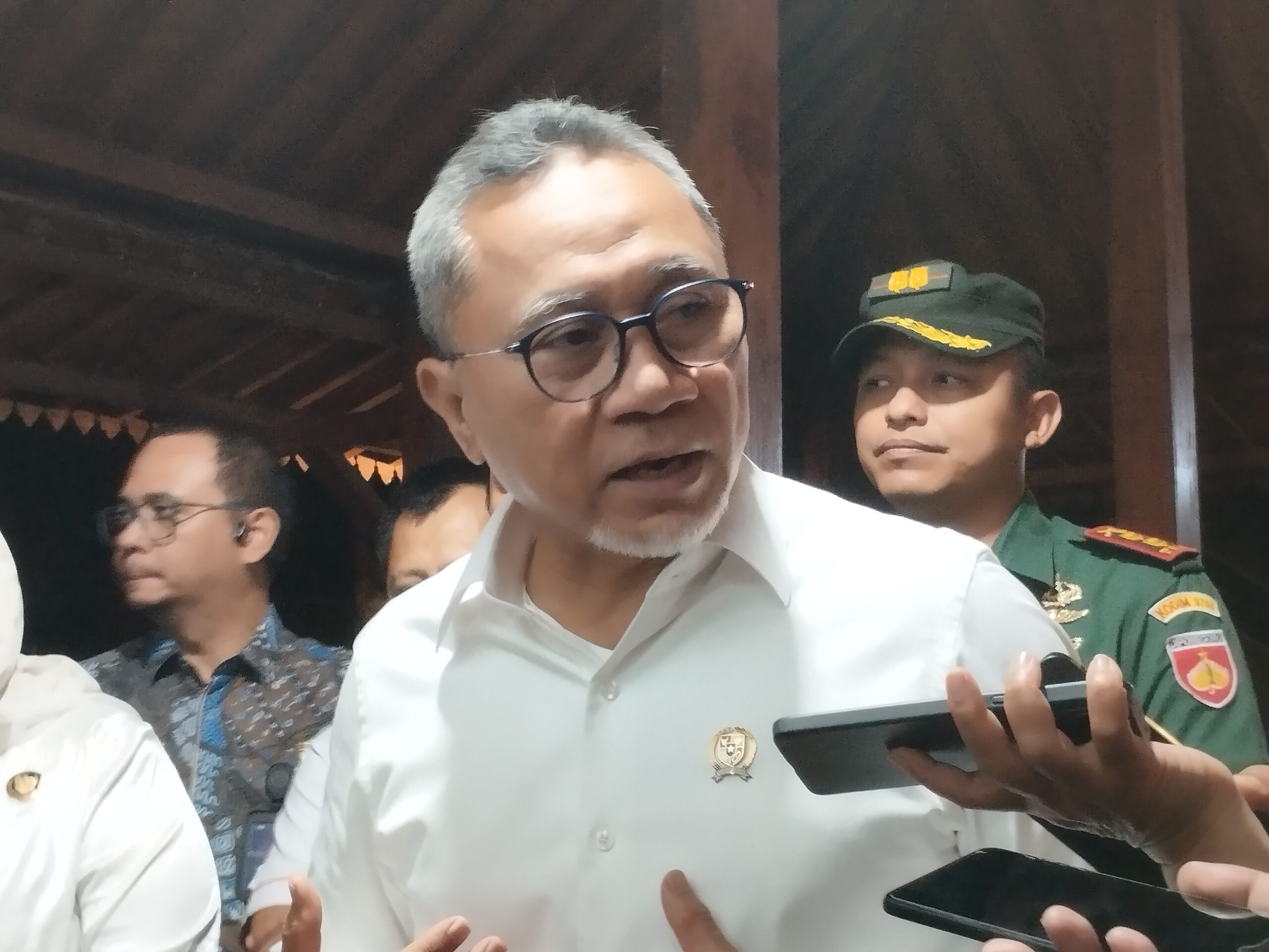 Menko Pangan Zulkifli Hasan Kunjungi Koperasi Merah Putih Candirejo Borobudur