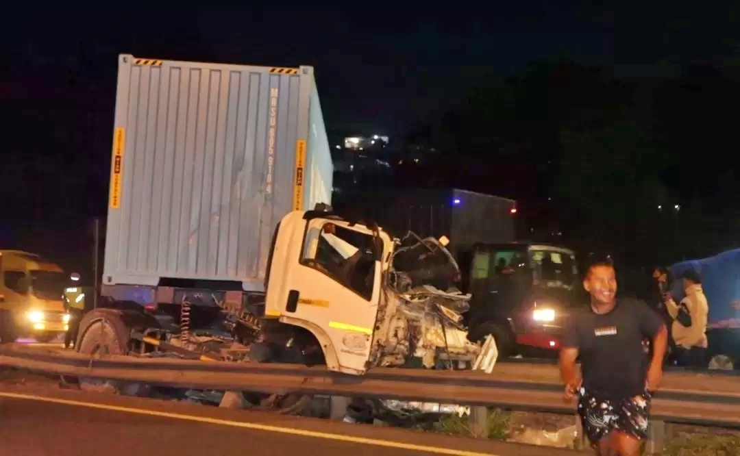 Kecelakaan beruntun terjadi di Tol Semarang tepatnya di Gayamsari