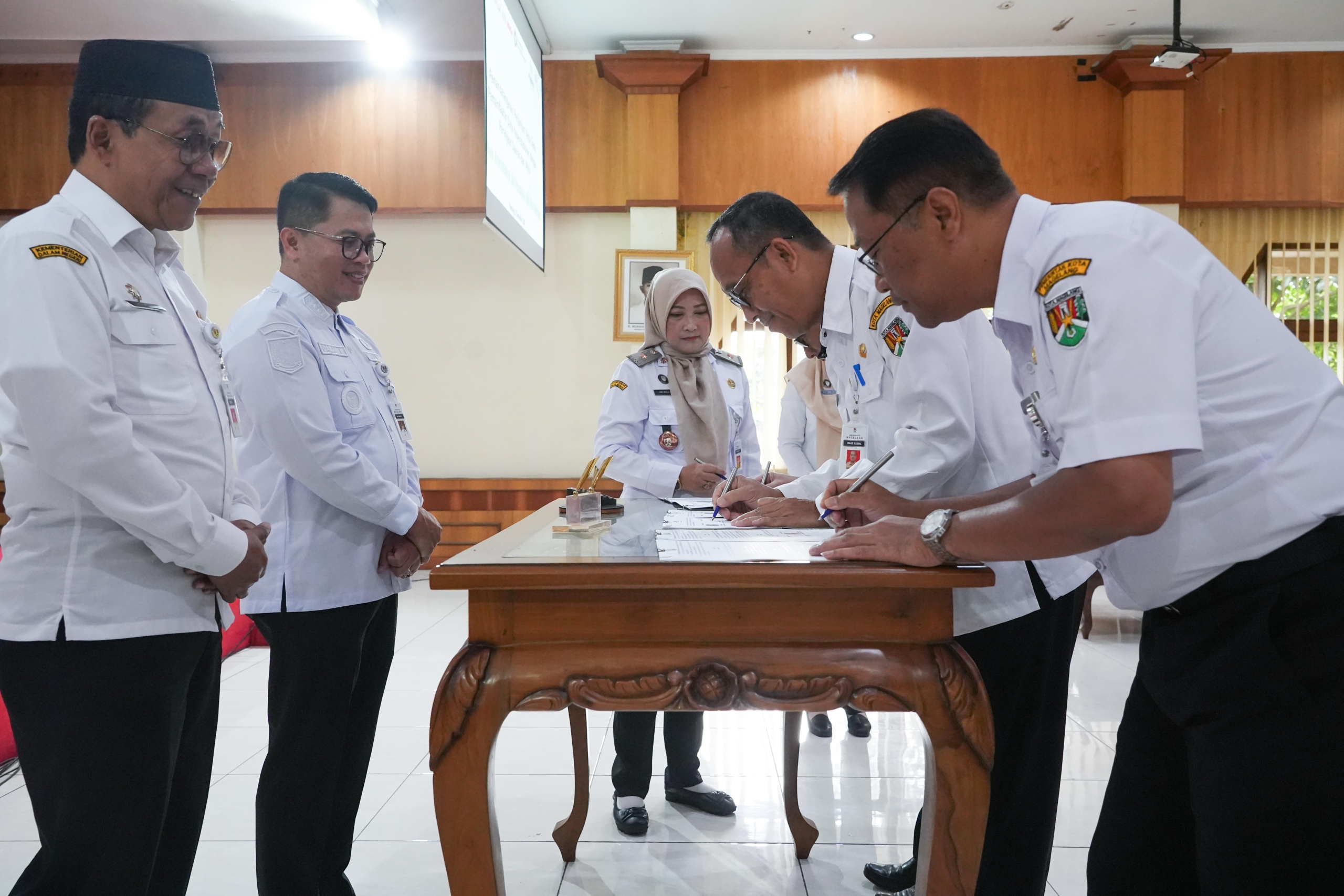 Pemkot Magelang Teken Perjanjian Kerja Sama Pemanfaatan Data Kependudukan