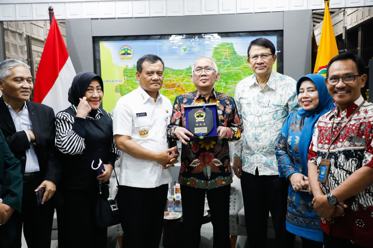 Tingkatkan Kualitas Pendidikan, Pemprov Jateng Alokasikan Dana Hibah ke Perguruan Tinggi Swasta Capai Rp16,6 Miliar