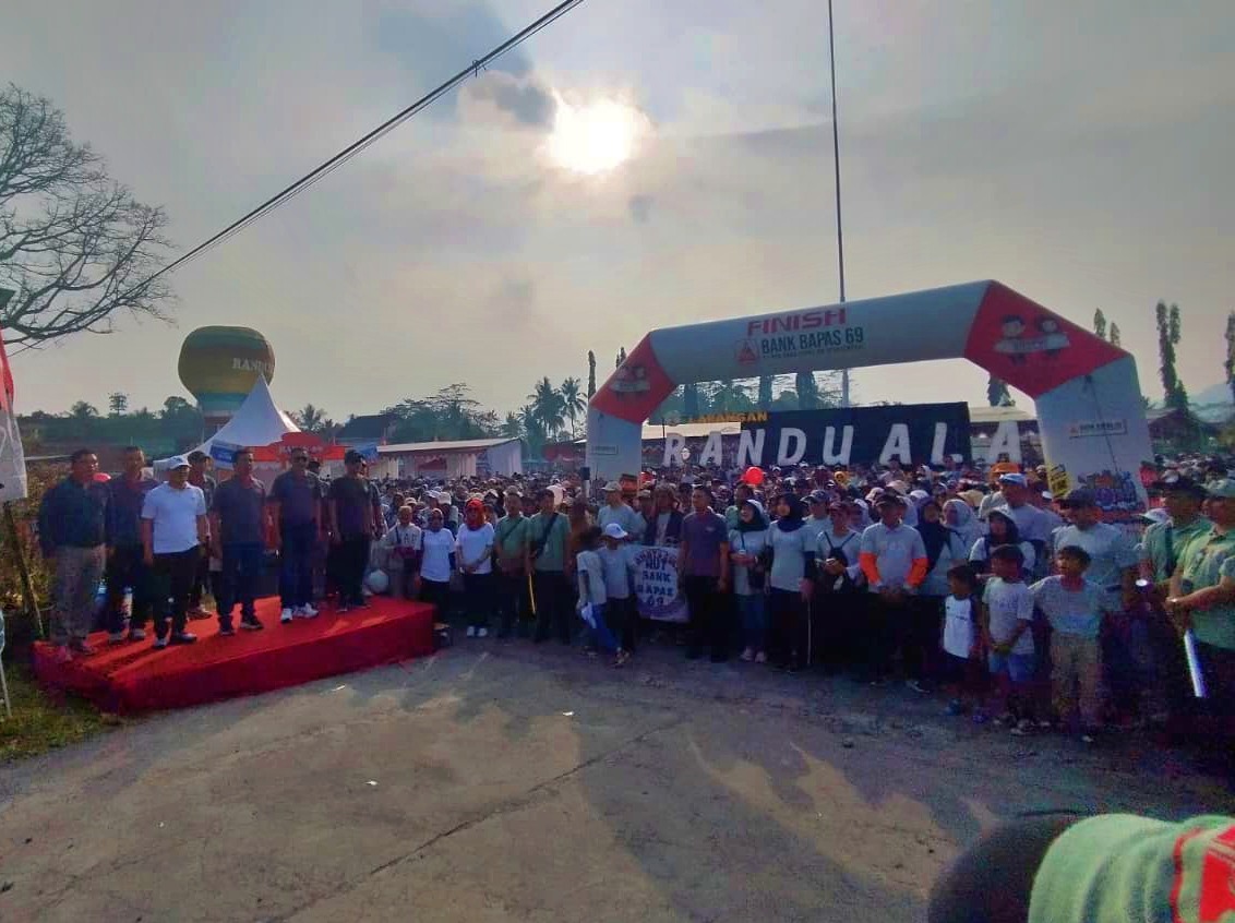 Jalan Santai Bank Bapas 69 Magelang HUT ke 56 di Lapangan Tuk Songo Borobudur