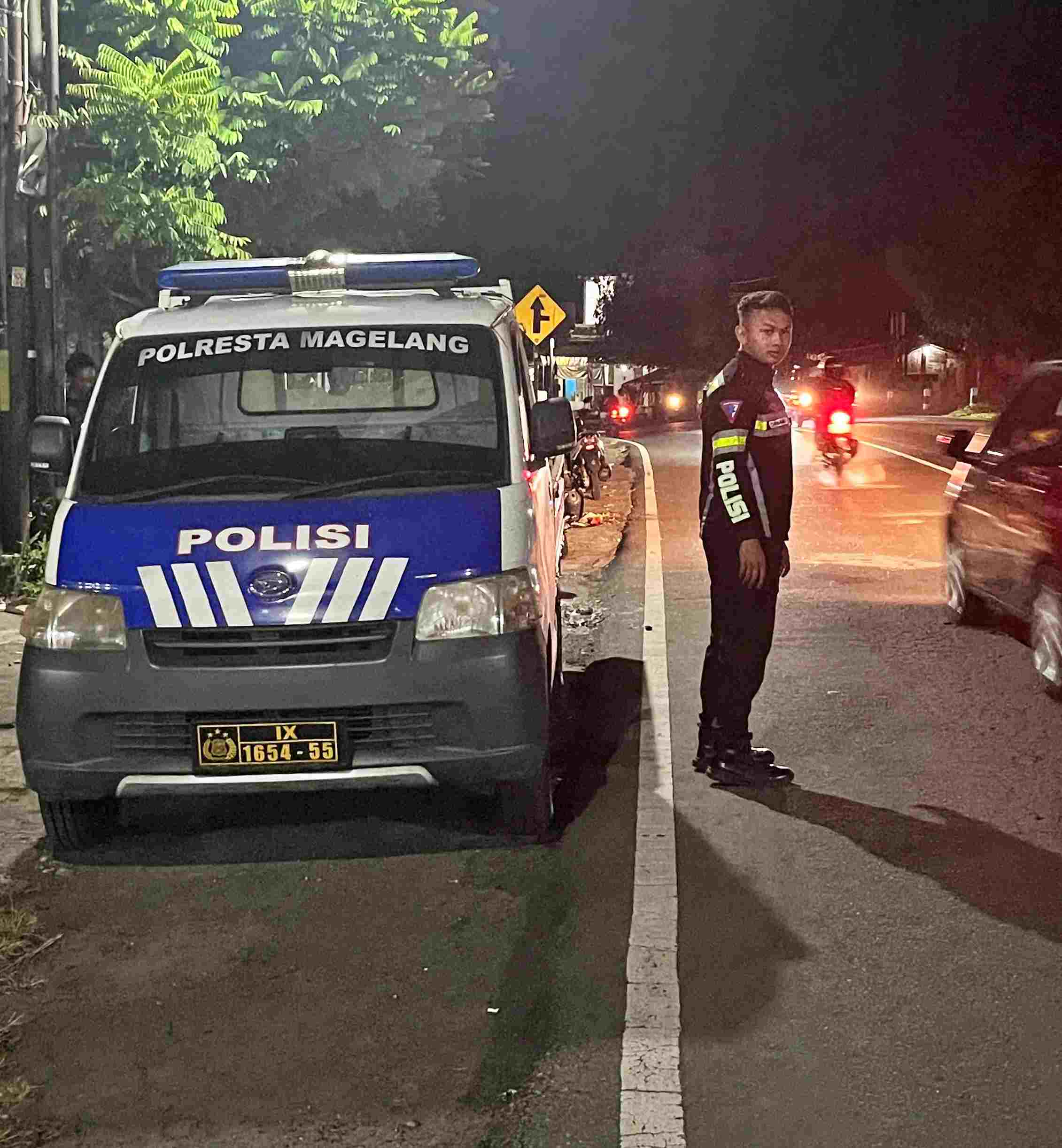 Polisi Olah TKP Kecelakaan di Nusupan Salaman Magelang yang libatkan motor vs truk