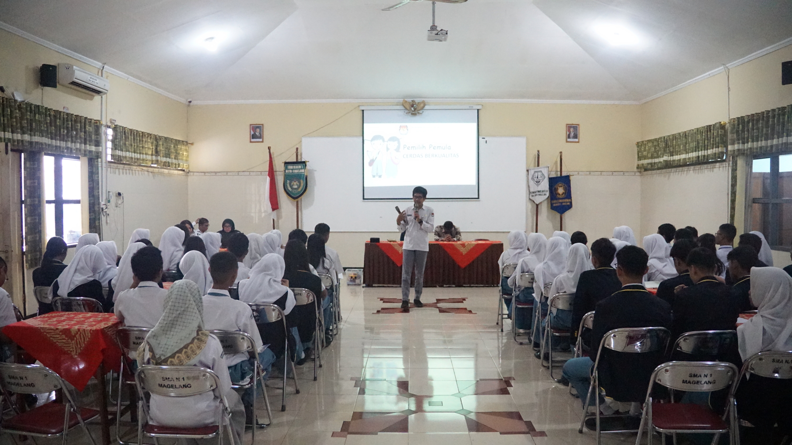 Sosialisasi Pemilih Pemula, KPU Berikan Edukasi Pemilu pada Siswa SMAN 1 Magelang