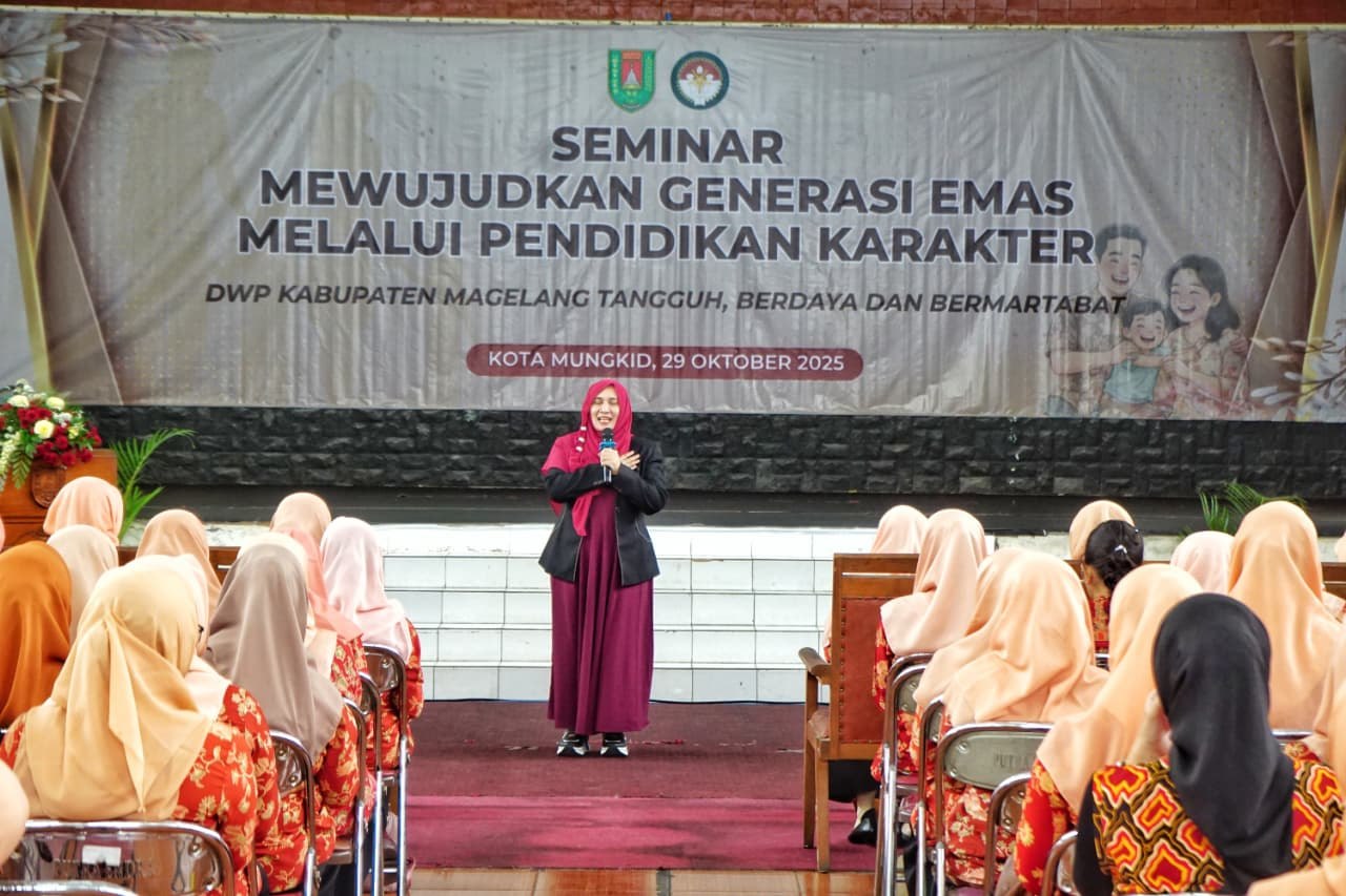 Dharma Wanita Persatuan (DWP) Kabupaten Magelang gelar seminar mewujudkan generasi emas melalui pendidikan karakter.