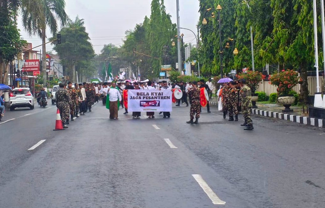 FOTO FOTO Ratusan Santri Magelang Gelar Aksi Damai Desak Trans7 Minta Maaf