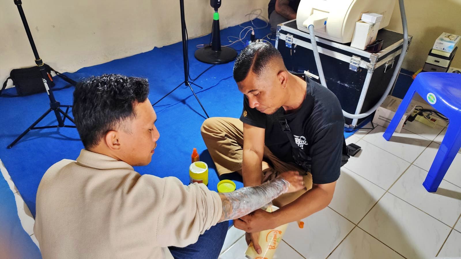 Hijrah Bareng! Majelis Hijrah Magelang Raya Gelar Program Hapus Tato Gratis di Emha Cafe Borobudur