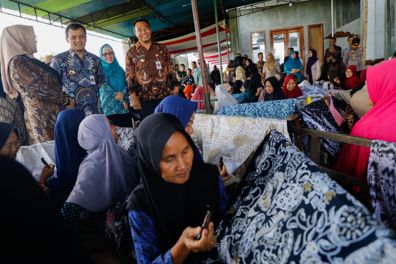 Gubernur Jateng Dorong UMKM Batik di Sragen Jadi Motor Penggerak Ekonomi Rakyat