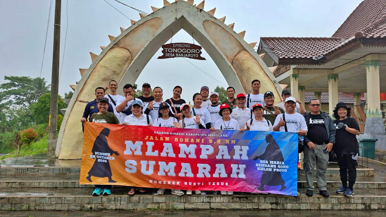 Ratusan Umat Kristiani Ikuti Jalan Rohani Mlampah Sumarah Nderek Gusti Yesus dari Magelang ke Sendangsono