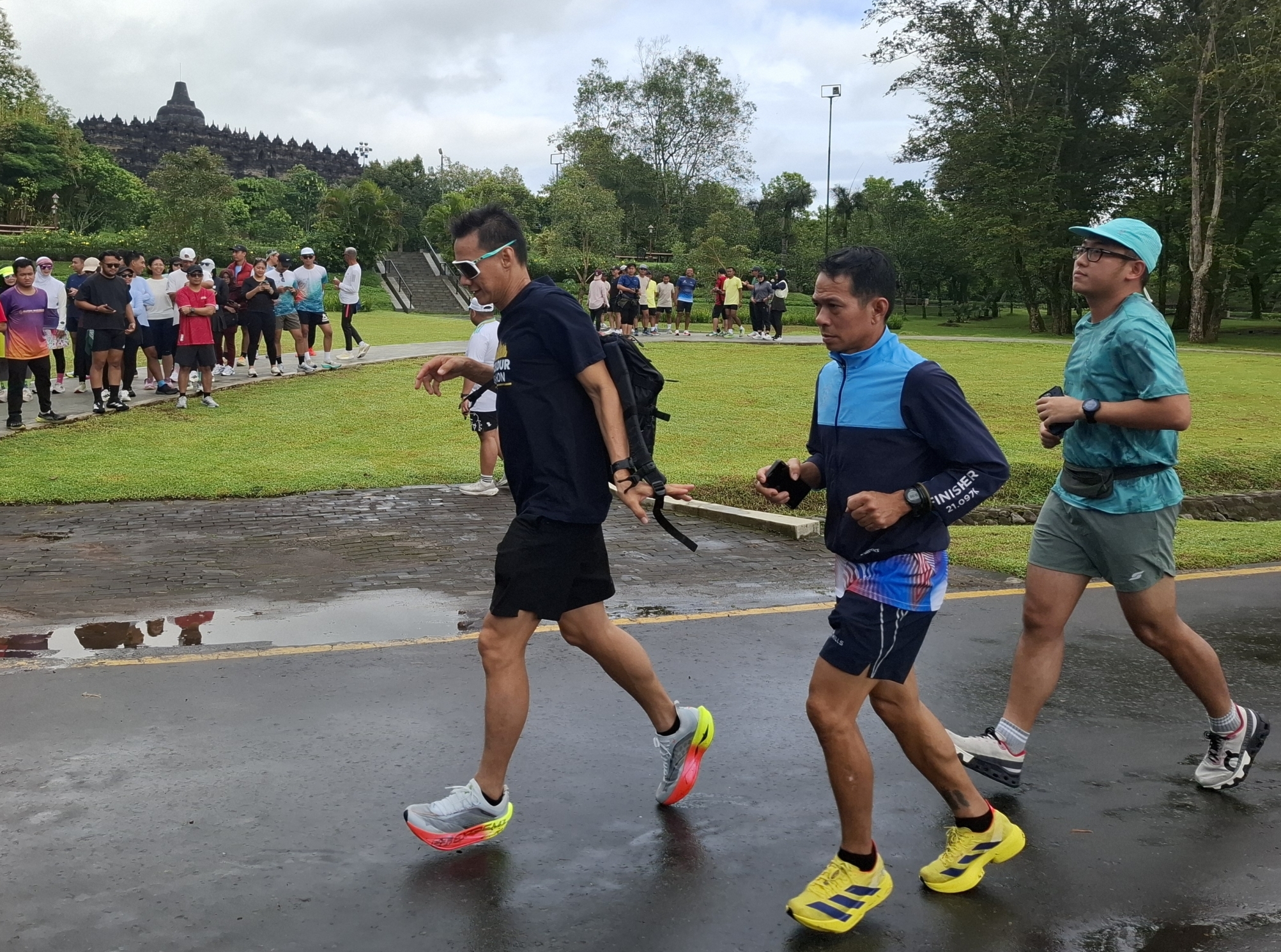 Shake Out Run, Carbo Loading dan Yoga Digelar di Kompleks Candi Borobudur Magelang