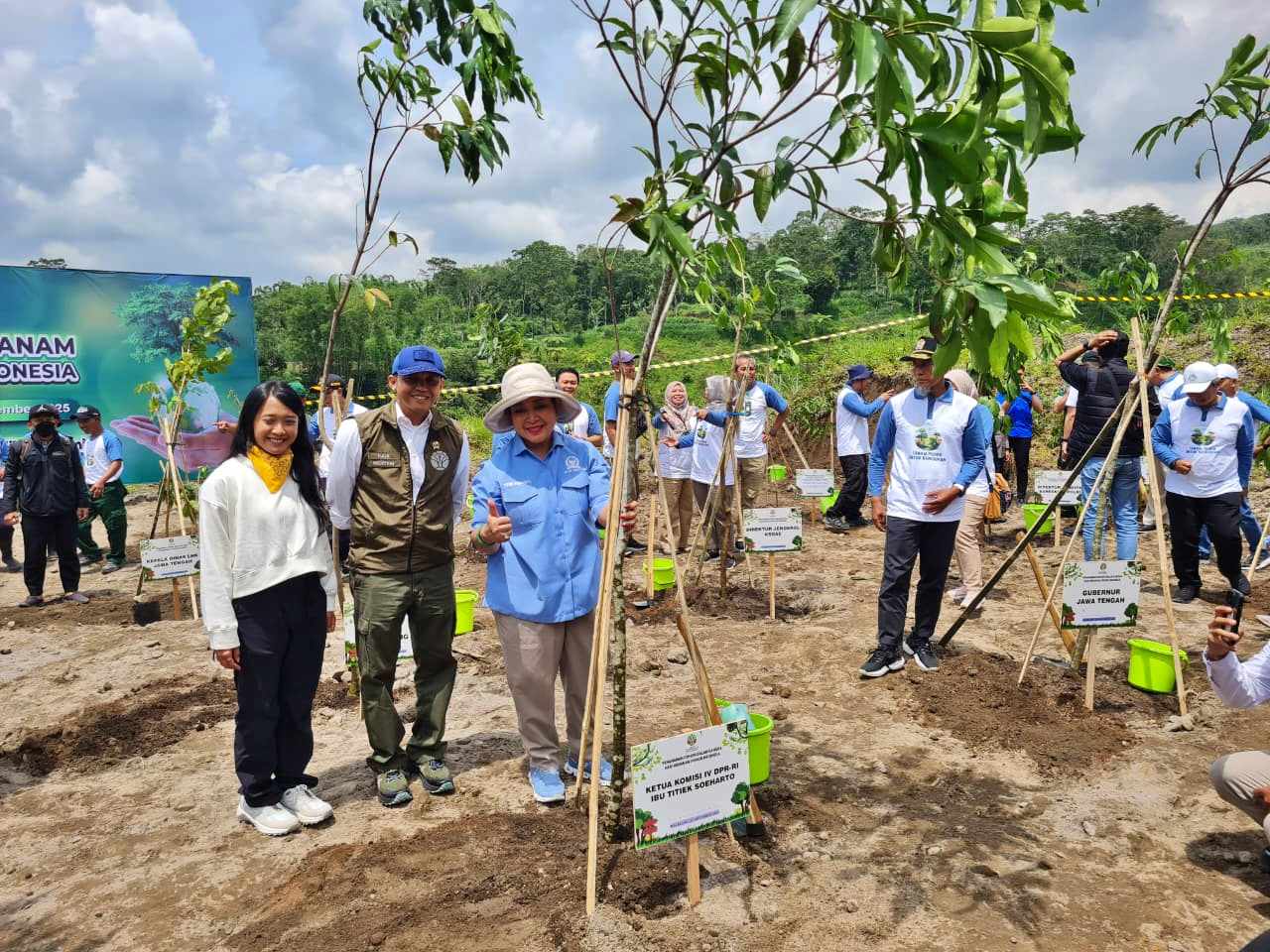 Aksi Hijau di Lereng Merapi Menteri Kehutanan Tegaskan Target Pemulihan 12 Juta Hektare Lahan Kritis