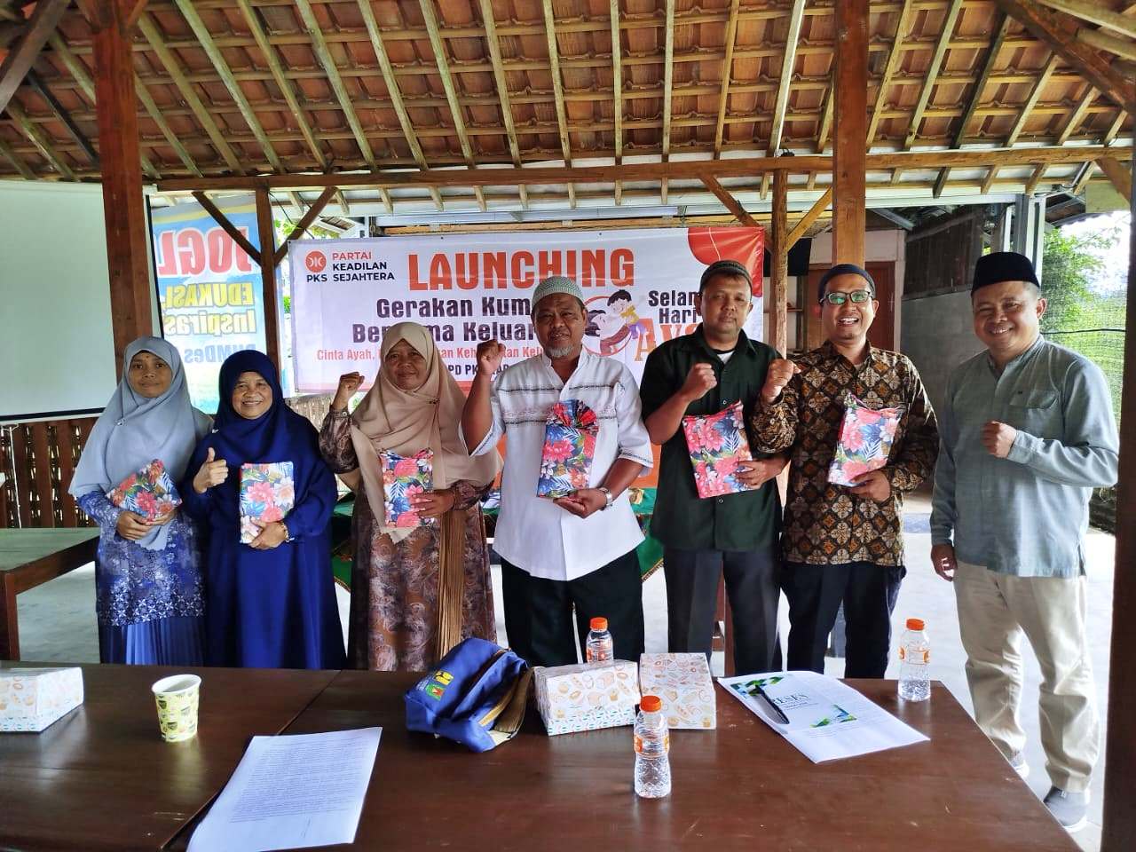 DPD PKS Magelang menggelar acara serentak launching Gerakan Kumpul Bersama Keluarg