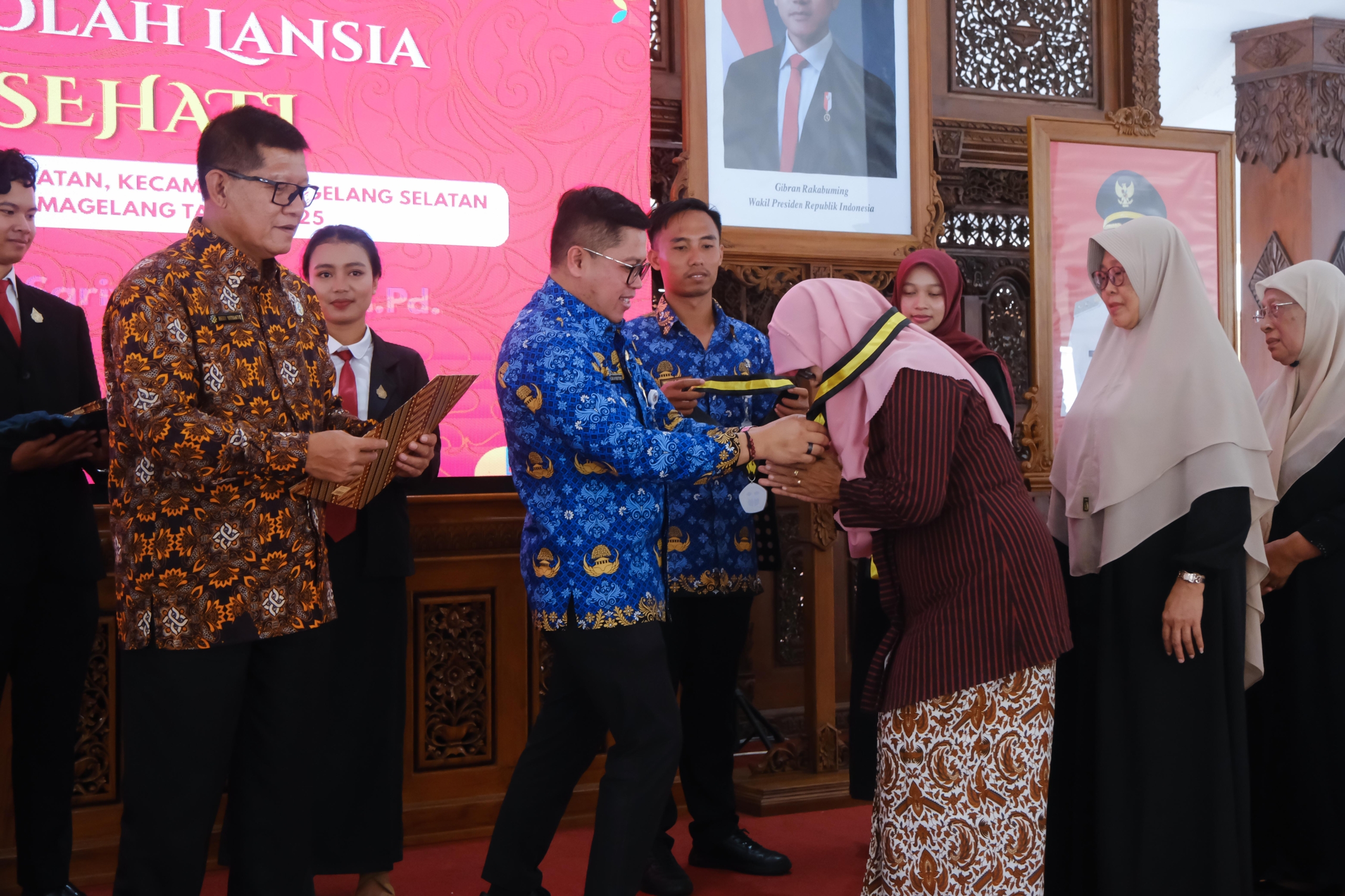 120 Lansia di Kota Magelang Ikuti Wisuda Sekolah Lansia