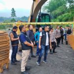 Direktur Tindak Pidana Tertentu (Dirtipidter) Bareskrim Polri Brigjen Moh. Irhamni Bersama ESDM dan TNGM saat di lokasi tambang ilegal merapi di Srumbung Magelang