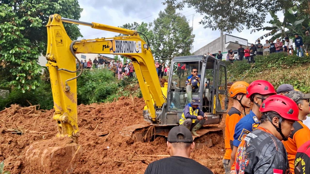 Percepat Evakuasi Korban Longsor Cibeunying Cilacap, Pemprov Jateng Datangkan Tambahan Alat Berat