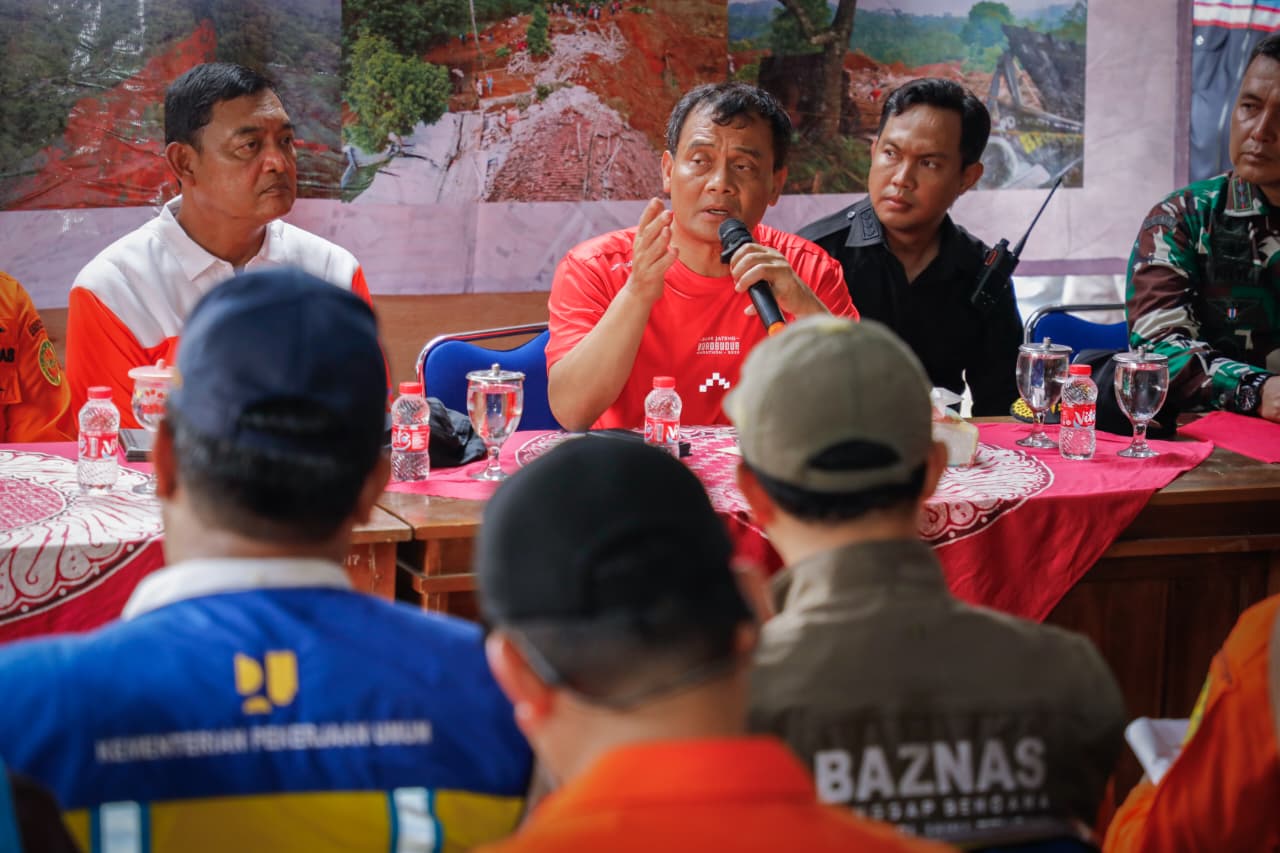 Percepat Penanganan, Gubernur Ahmad Luthfi Cek Lokasi Tanah Longsor Cibeunying Cilacap