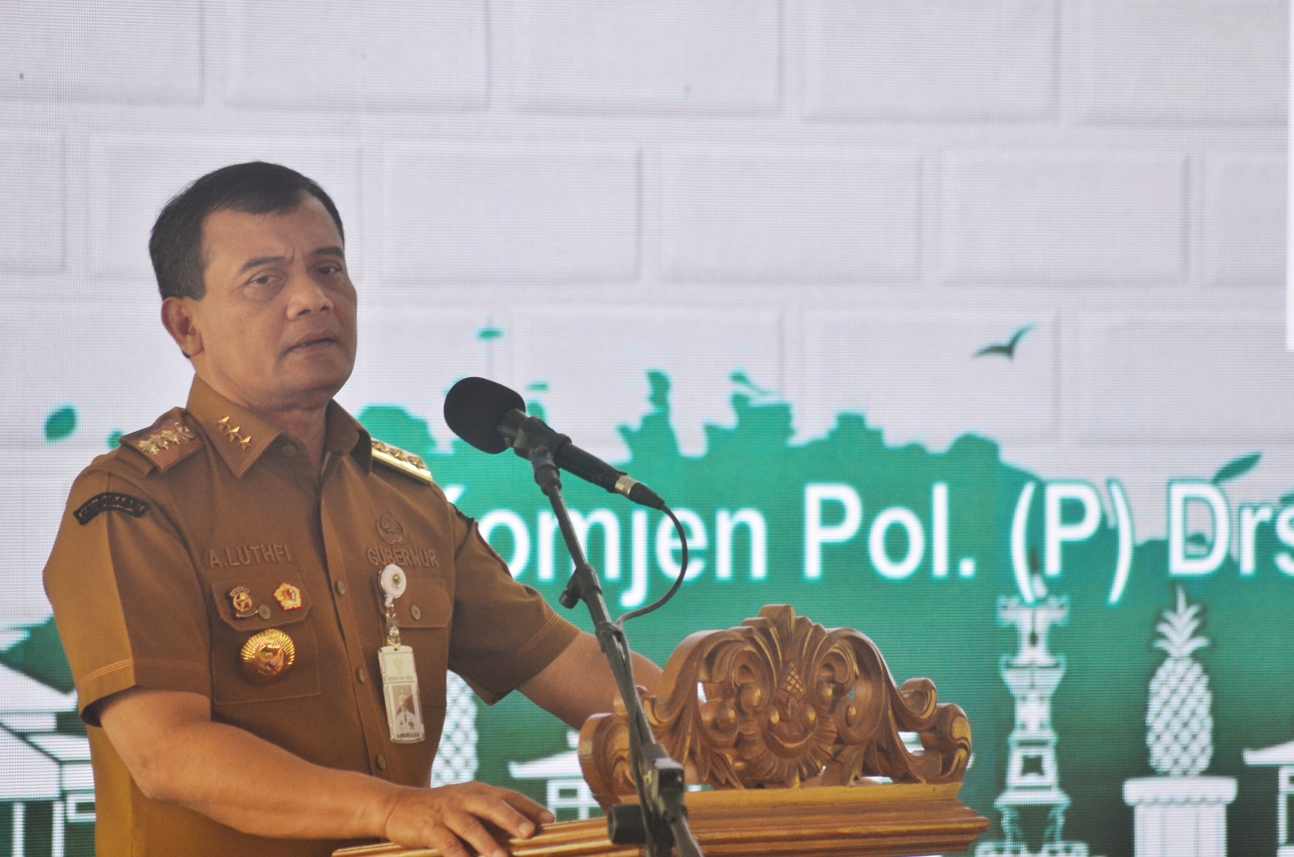 Seribu Keluarga Lulus Jadi PKH, Gubernur Ahmad Luthfi Dorong Kemandirian Warga